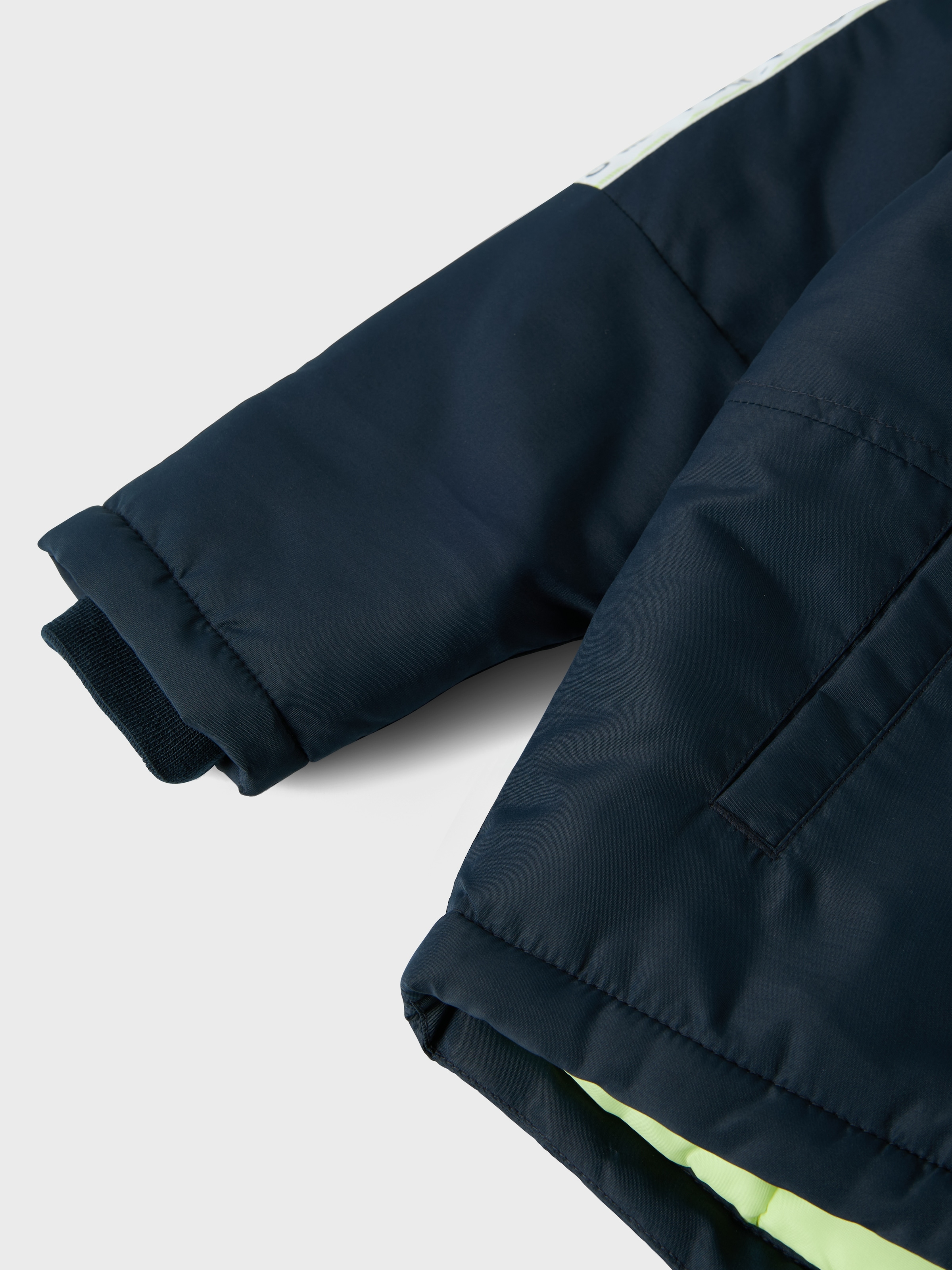 Name It Outdoorjacke »NKMMAX JACKET SPORTY1«, mit Kapuze, mit dekorativen, reflektierenden Details