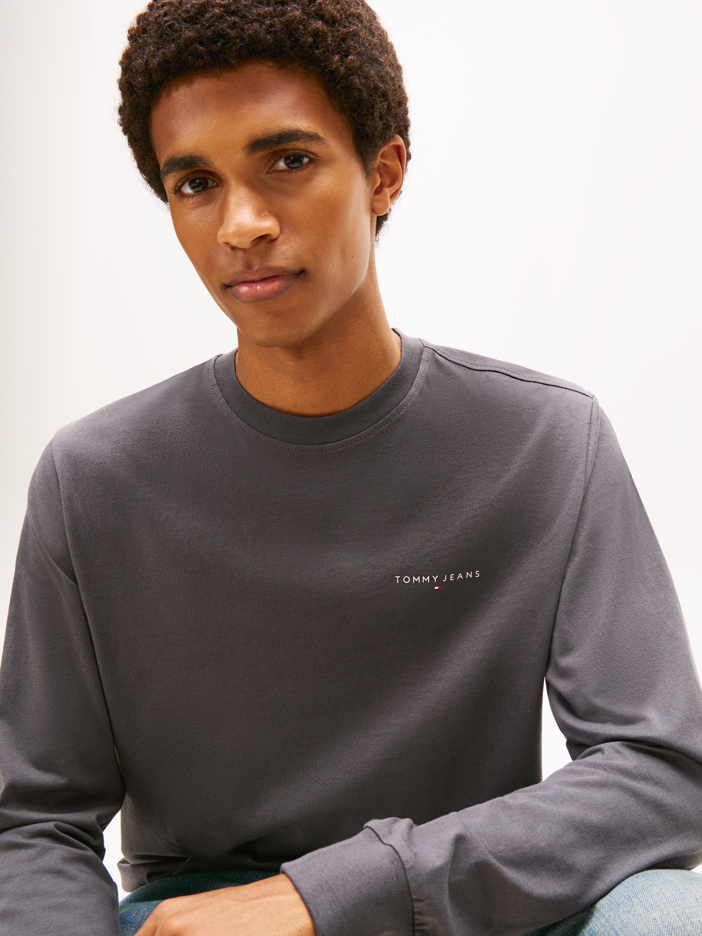 Tommy Jeans Langarmshirt "TJM SLIM CHEST LINEAR LS TEE EXT" Mit Rundhalsaus günstig online kaufen