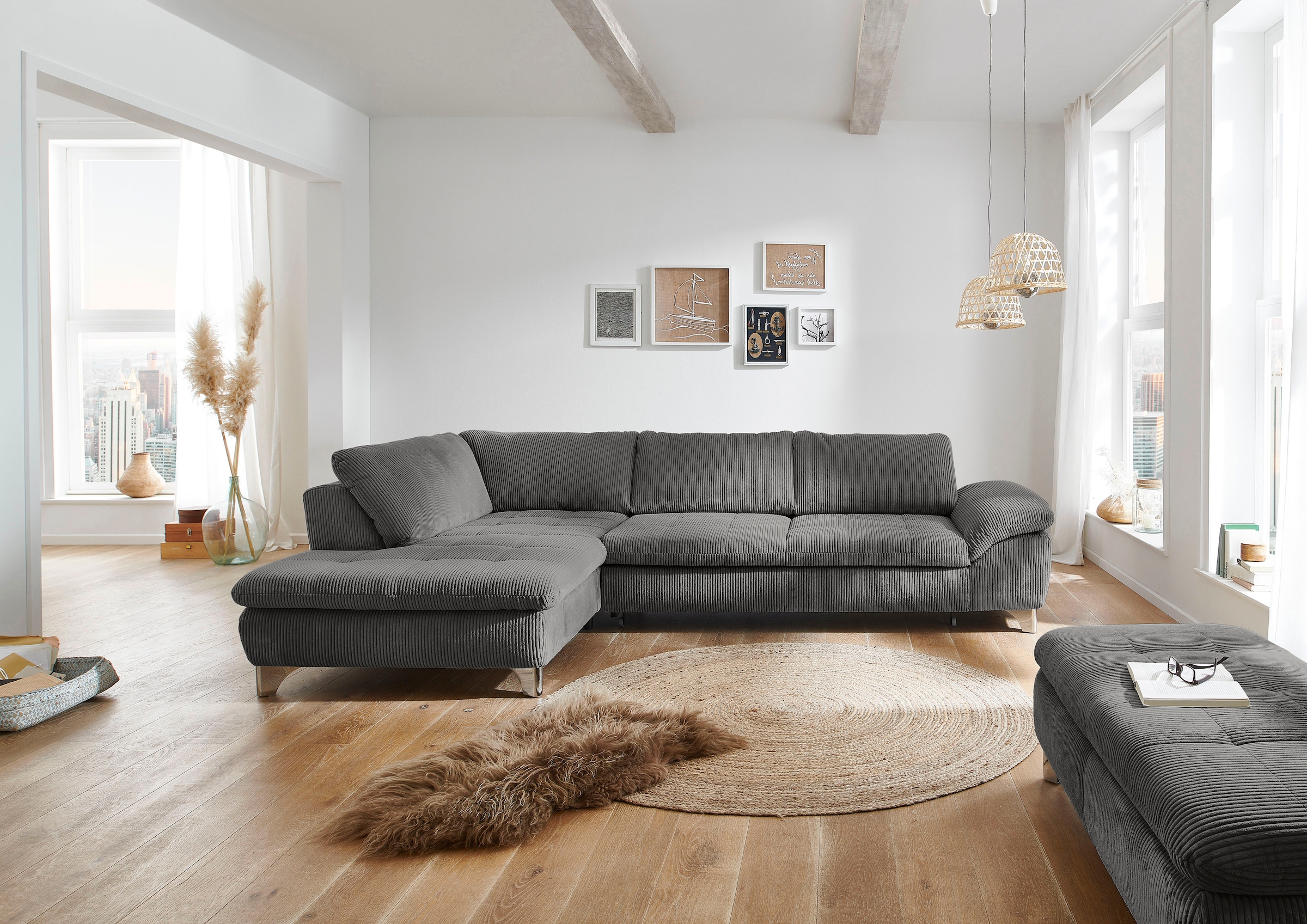 Die PlanBar Ecksofa "Ottomane MP-IN14007 L-Form, Breite 306 cm" wahlweise mit Schlaffunktion und verstellbaren Kopfstützen, in Cord