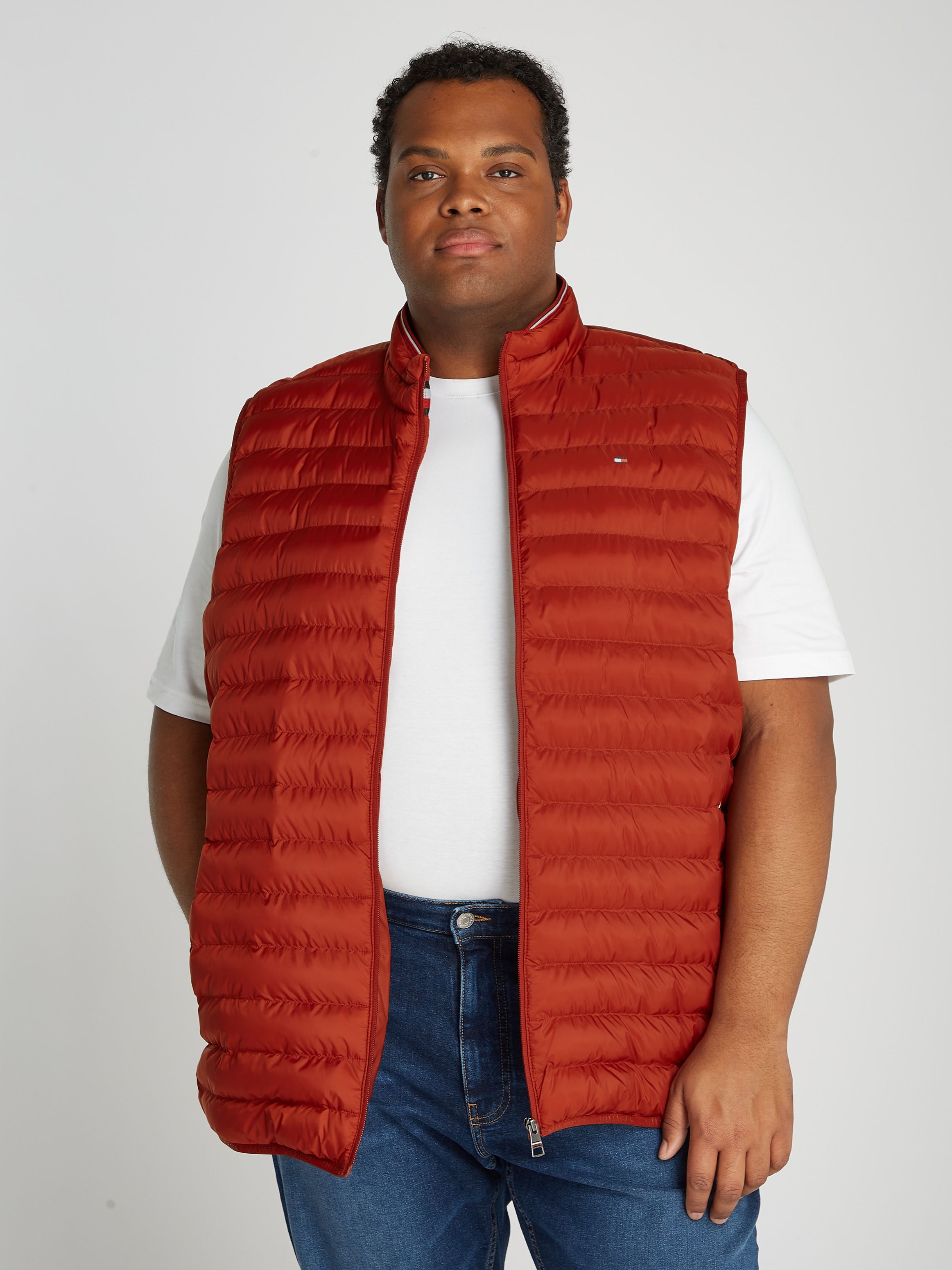 Tommy Hilfiger Big & Tall Steppweste "BT-PACKABLE RECYCLED VEST-B", Große Größen mit Logostickerei