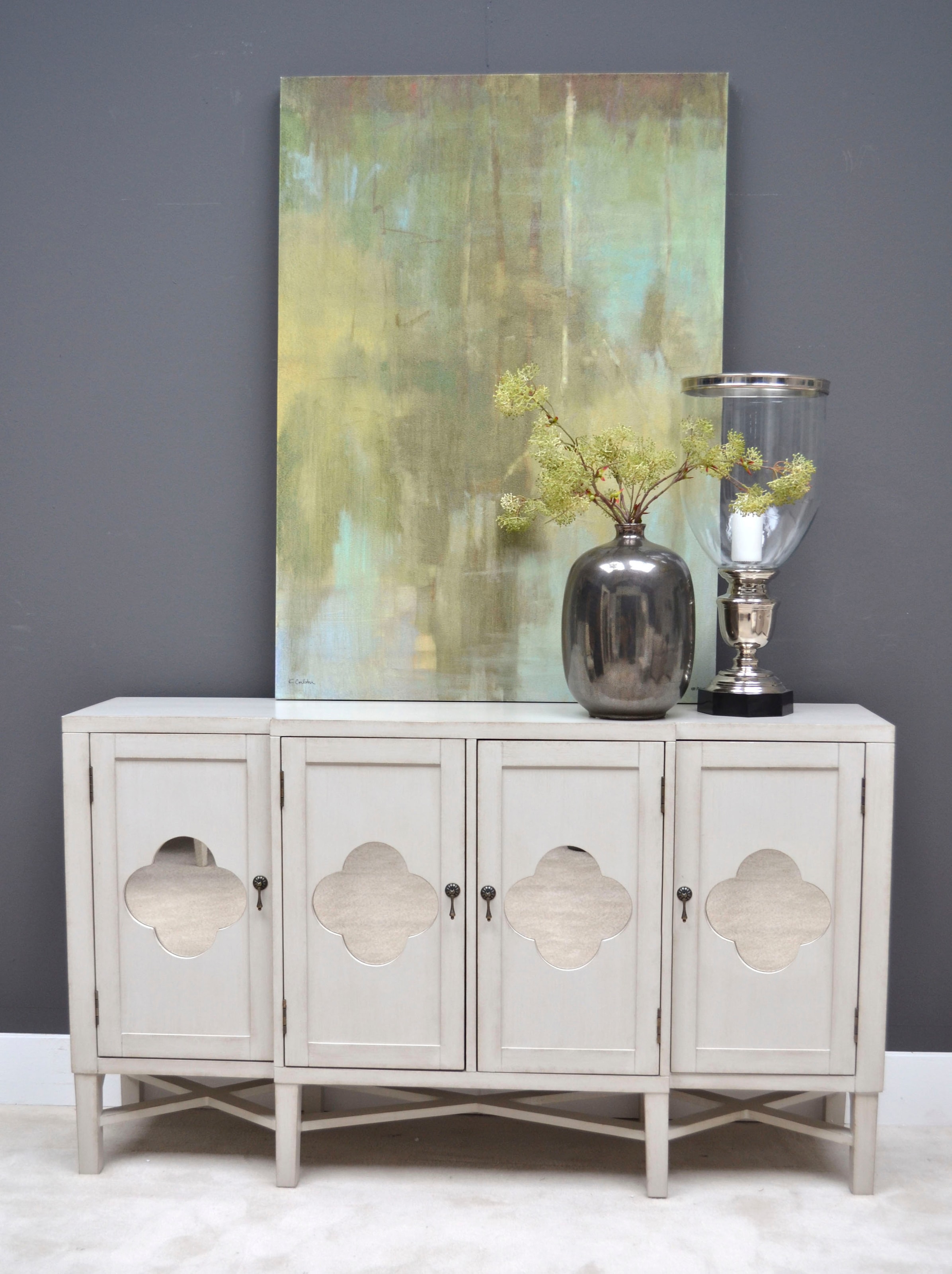 Leonique Sideboard »Juliette«, mit ausgefrästen Ornamenten