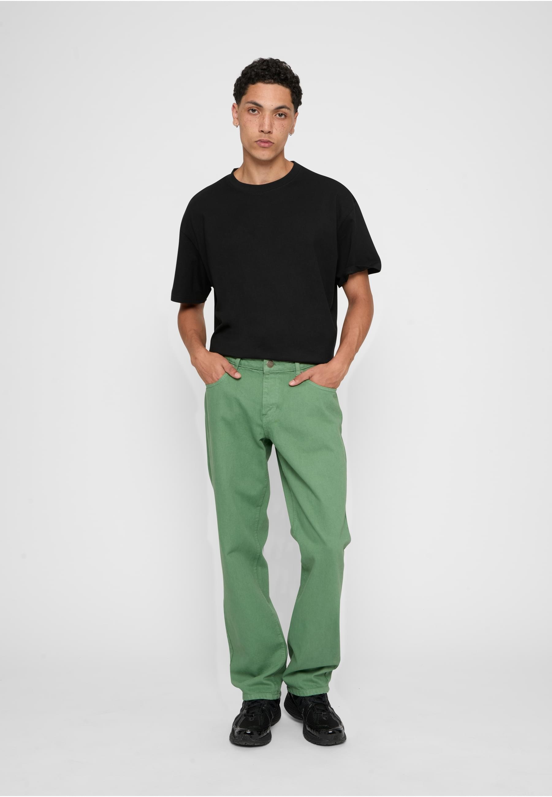 URBAN CLASSICS Bequeme Jeans »Urban Classics Herren Colored Loose Fit Jeans«
