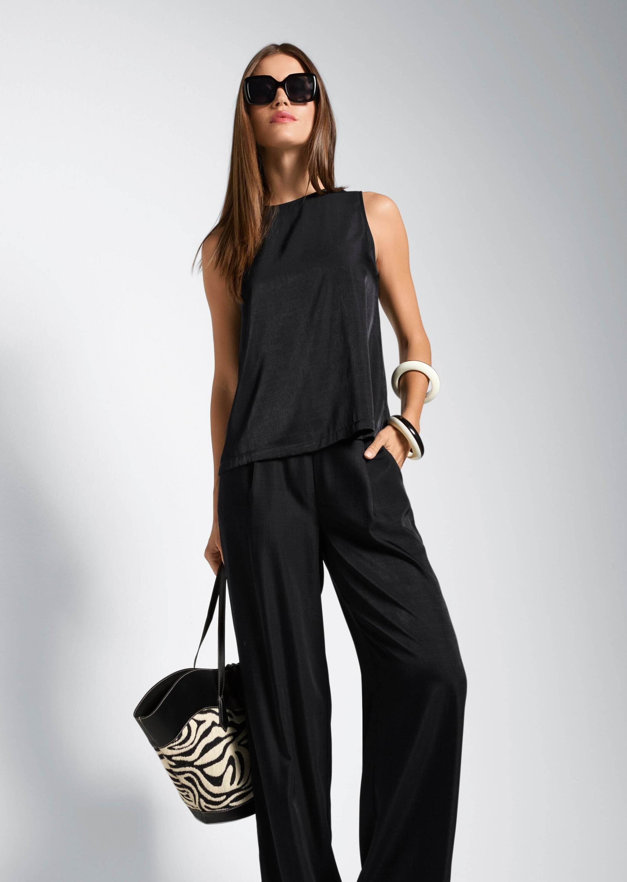 MADELEINE Blusentop »Blusentop Elegantes Businesstop mit Rundhals« Blusentop mit hinterem mittel Schlitz