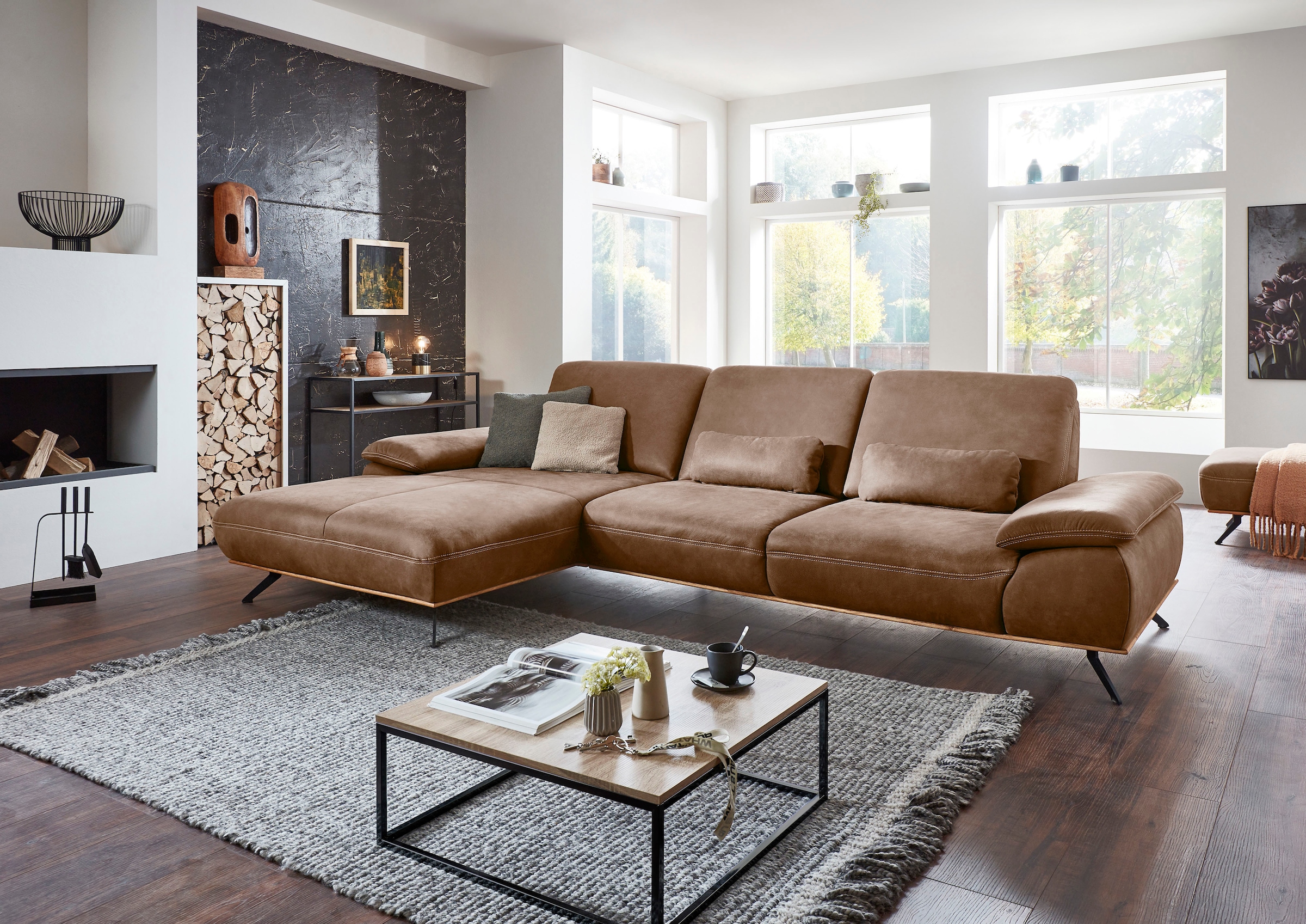 Die PlanBar Ecksofa "PN-EM18063 L-Form, B: 322 cm" wahlweise mit echt bezogenem Rücken und Sitztiefenverstellung