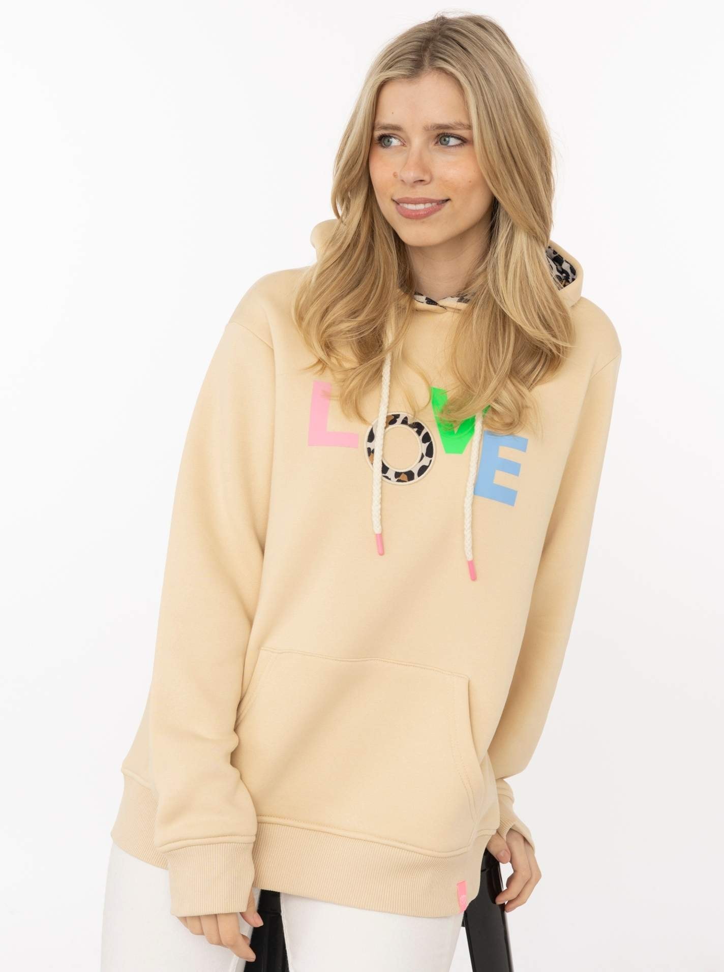 Zwillingsherz Hoodie »"LOVE"«, Kapuzeninnenseite mit Leomuster, großer Print, Kängurutasche
