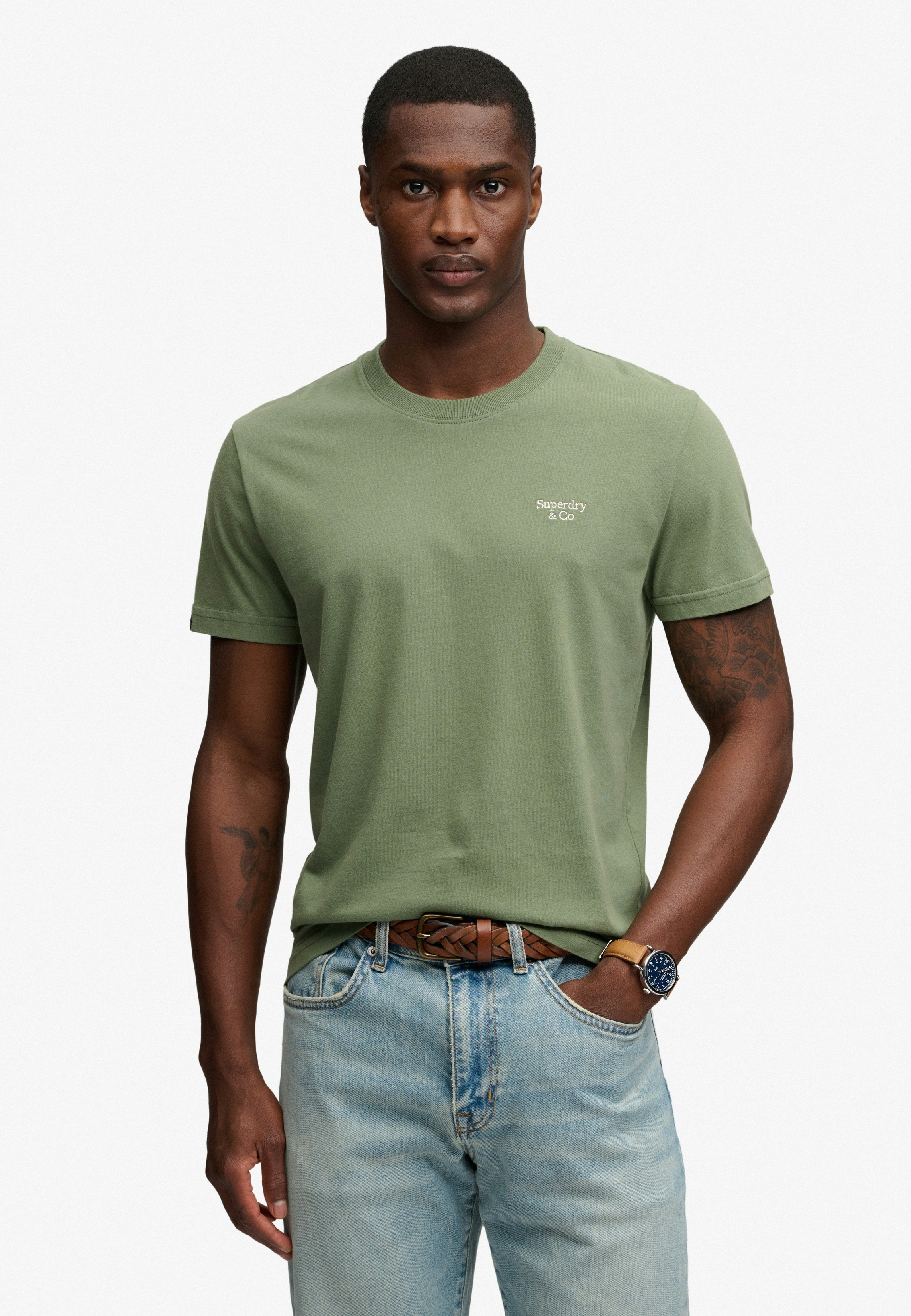 Superdry Rundhalsshirt "ESSENTIAL SERIF LOGO EMB TEE" Baumwolle, regular fit