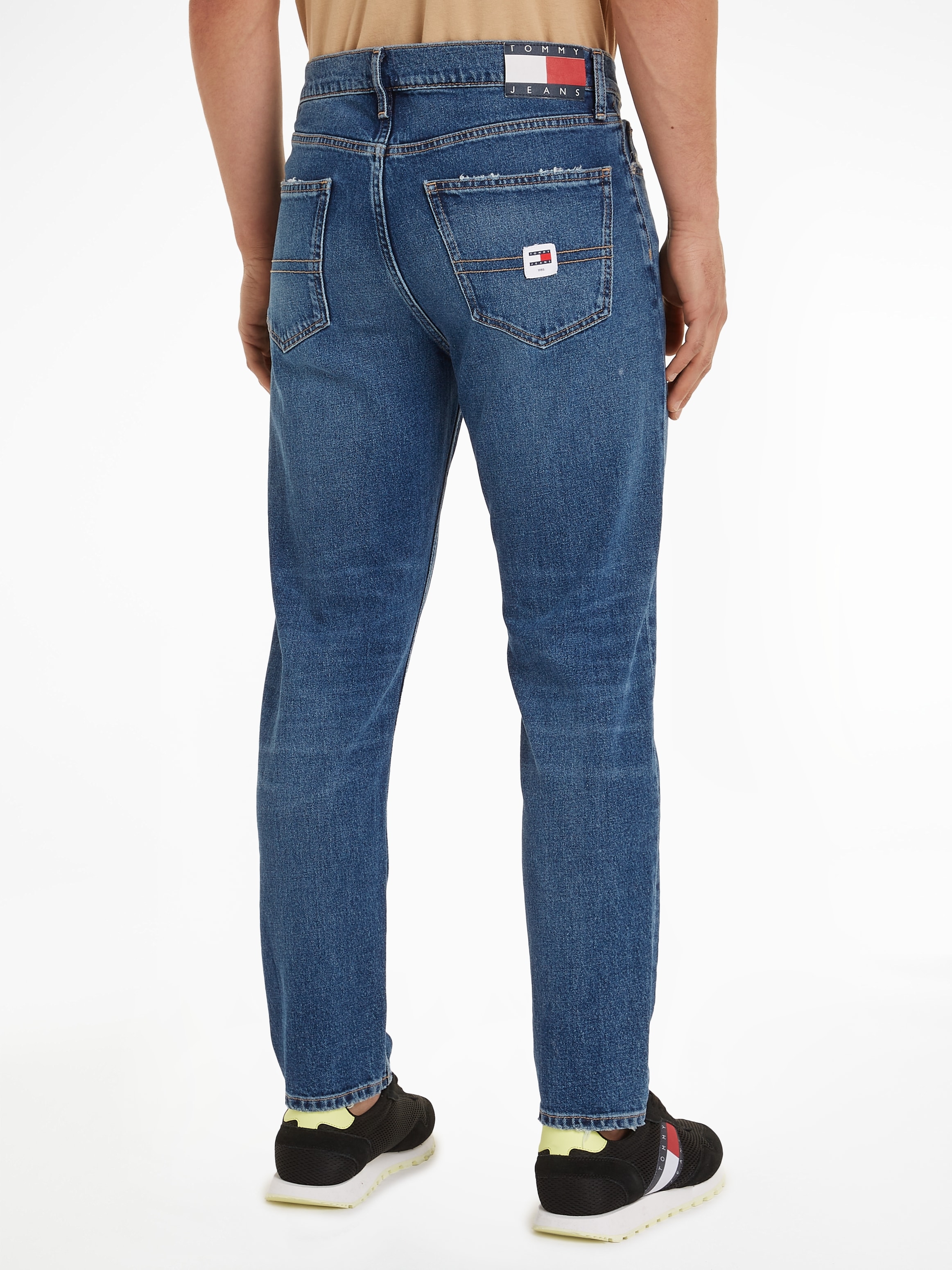 Tommy Jeans Dad-Jeans »DAD JEAN RGLR«, im 5-Pocket-Style