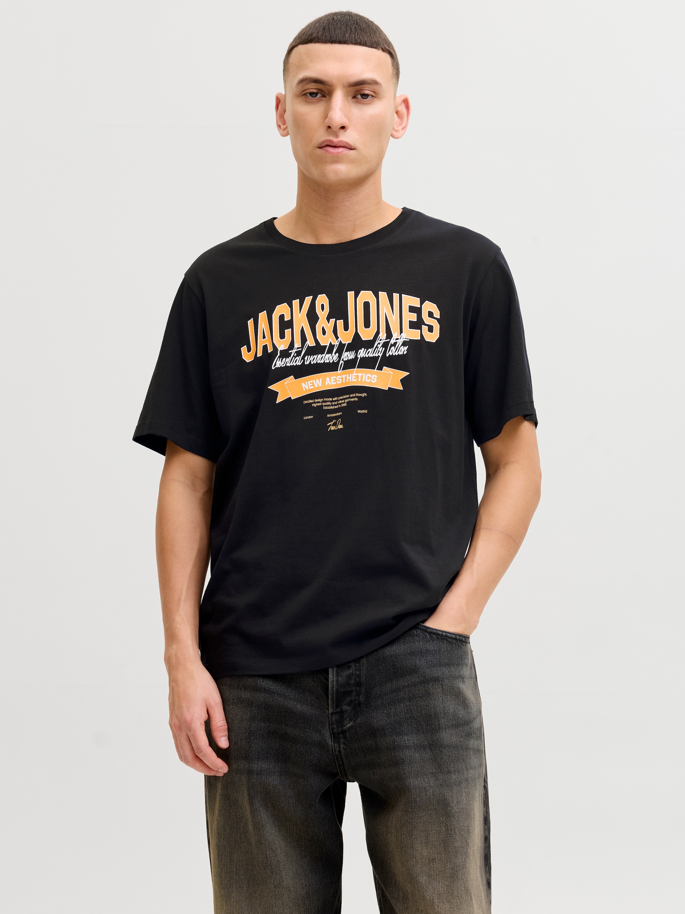 Jack & Jones Rundhalsshirt "JJELOGO TEE SS O-NECK 2 COL SS26 SN" mit Grafikprint