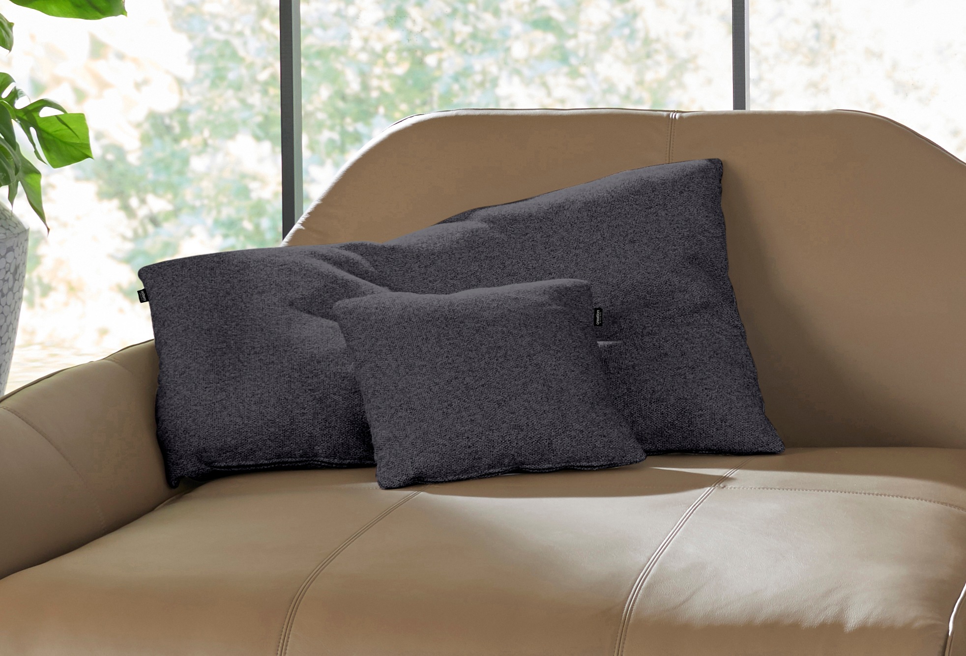 Thumbnail - Creation BY ROLF BENZ Dekokissen "CR.480" wahlweise in Stoff oder Leder, in drei Größen