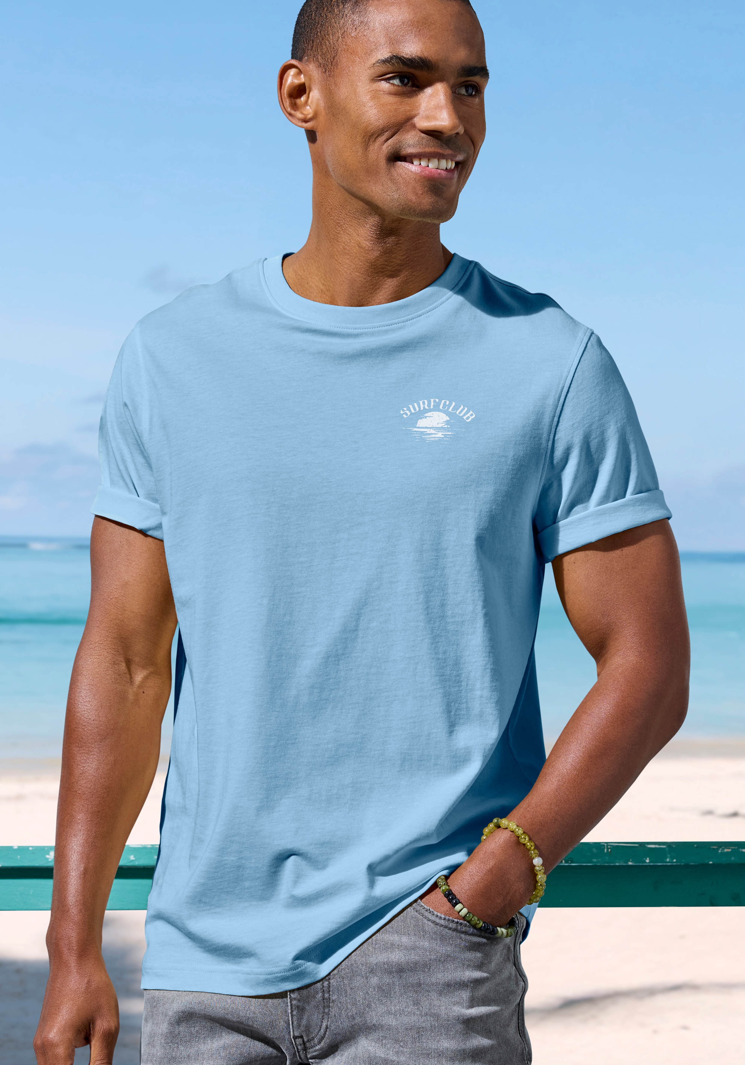 Beachtime T-Shirt ", sommerliches Shirt mit modischem Surfer Print" Regular-Fit, mit kleinem Print vorn und großem Print hinten