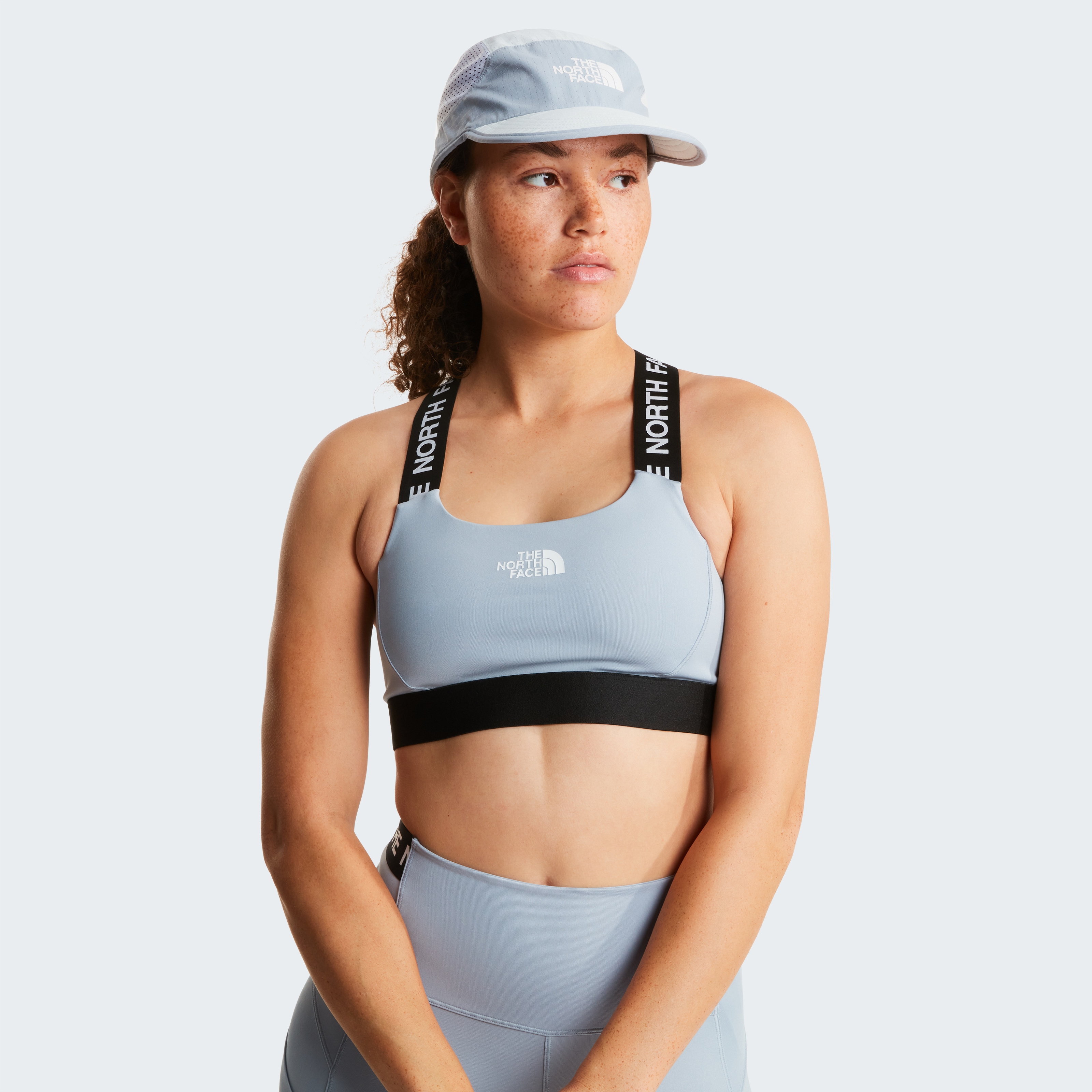 The North Face Sport-BH "W CAMBRENA BRA" für Fitness und Outdoor-Training, mit schweißableitendem FlashDry™