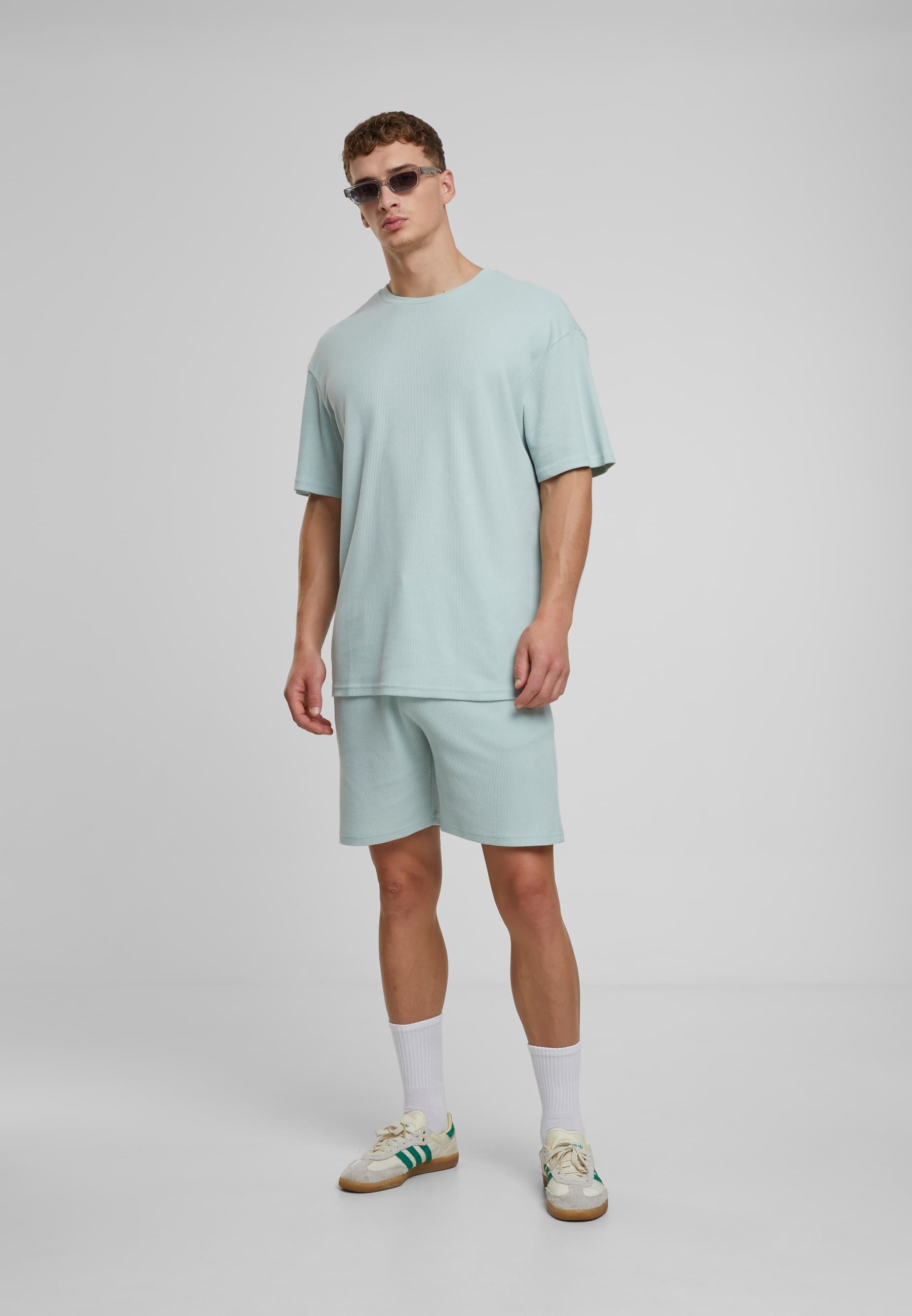 URBAN CLASSICS Sweatshorts »Urban Classics Herren Waffle Sweat Shorts«, (1 tlg.)
