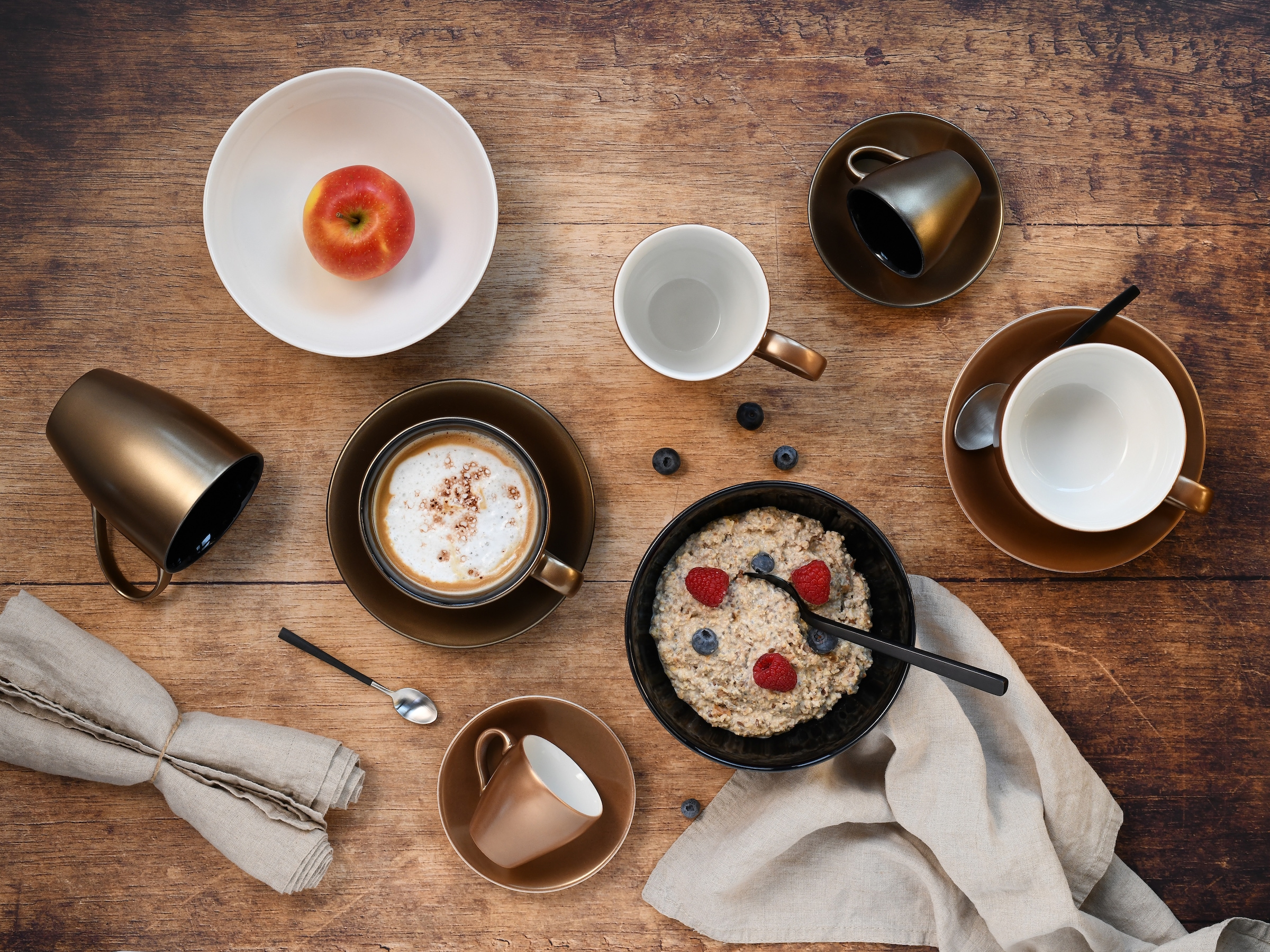 CreaTable Cappuccinotasse »Golden Days Weiß, Cappuccinoset, 12-tlg.«, (Set, 12 tlg.), Goldfarbene Spezialglasur