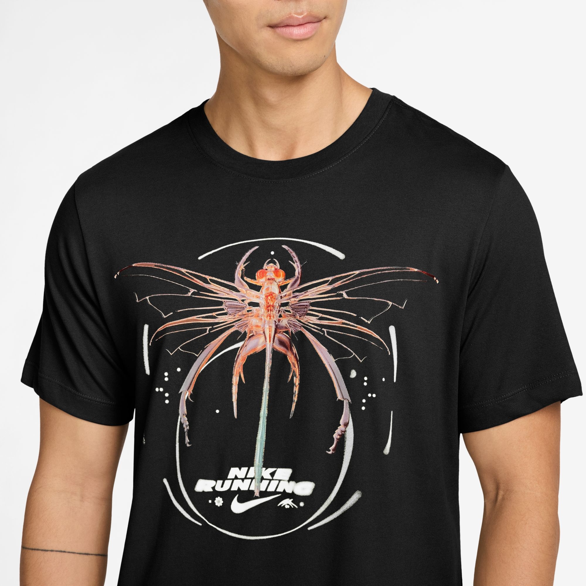 Nike T-Shirt »M NK DF TEE STD IYKYK SU26« aus Baumwolle und Polyester, sportliche Passform