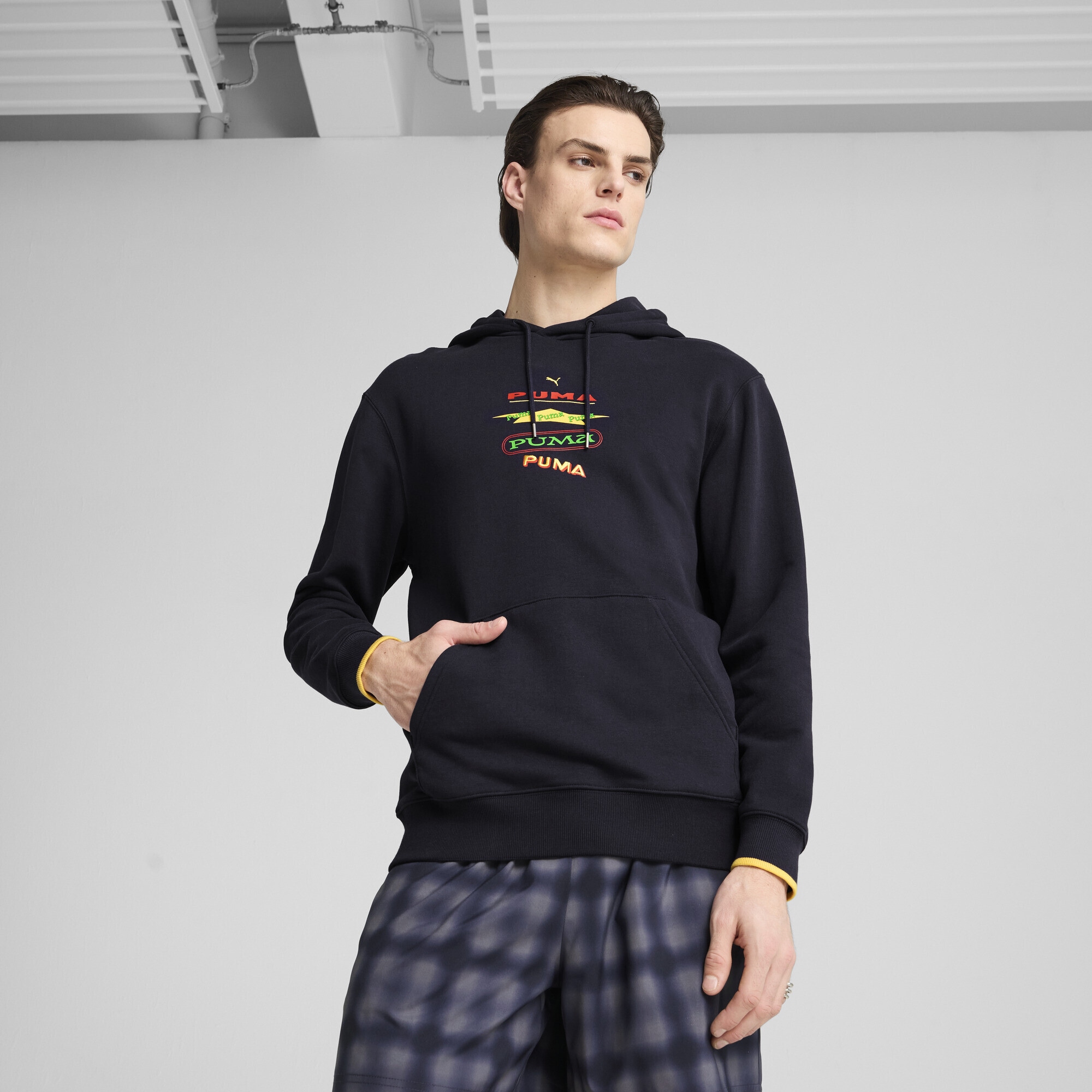 PUMA Hoodie »Wardrobe Essentials Graphic Hoodie Herren«