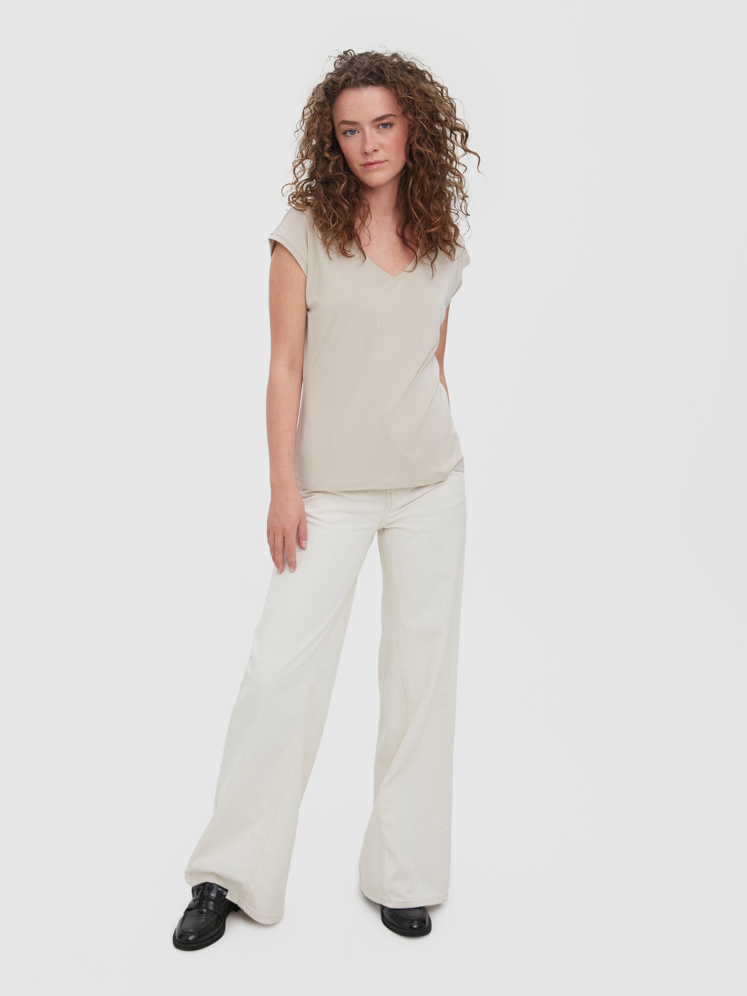 Thumbnail - Vero Moda V-Shirt "VMFILLI SS V-NECK TEE GA NOOS" Materialmix, relaxed fit