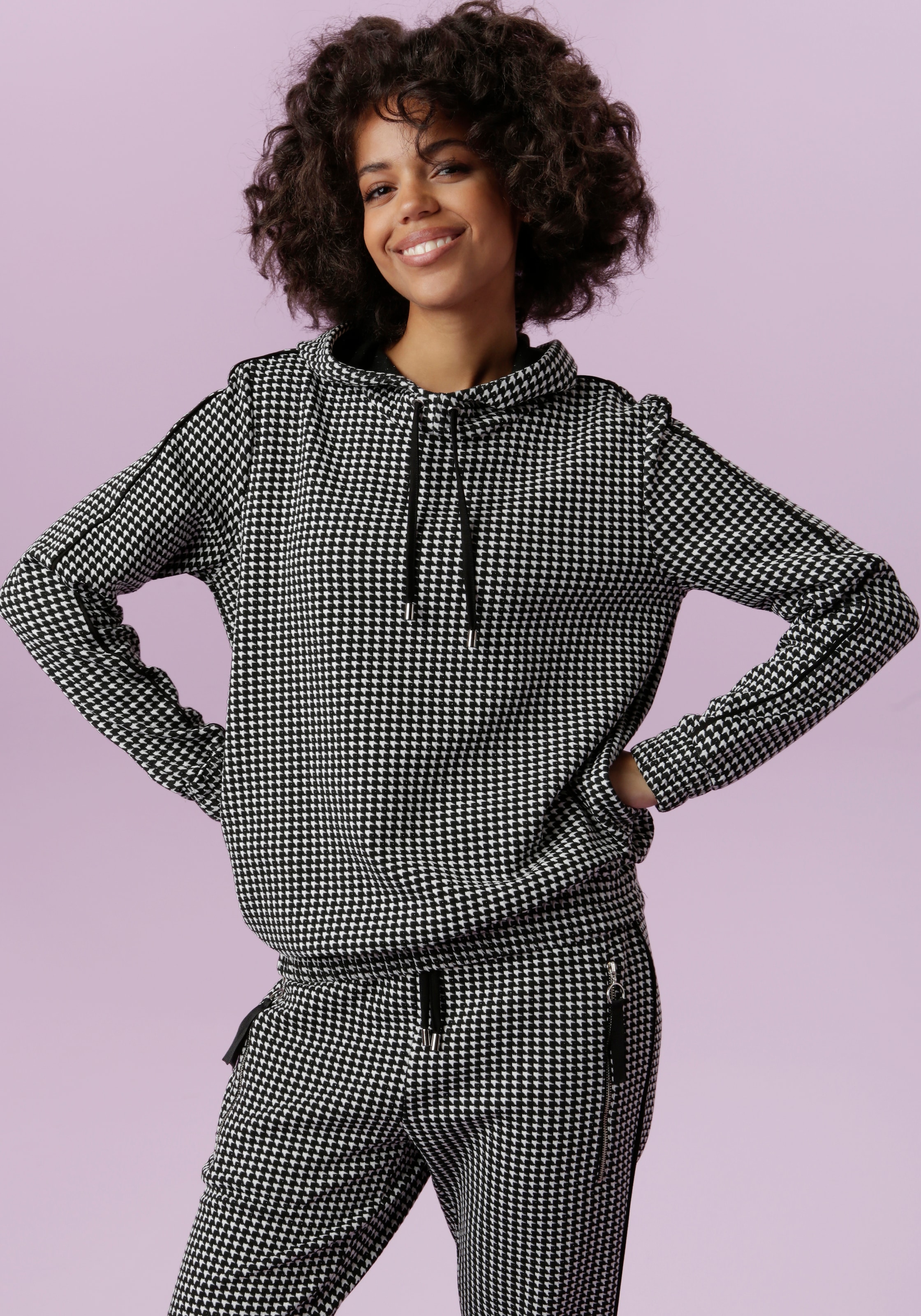 Aniston CASUAL Sweatshirt, Kapuze mit Bindeband regulierbar günstig online kaufen