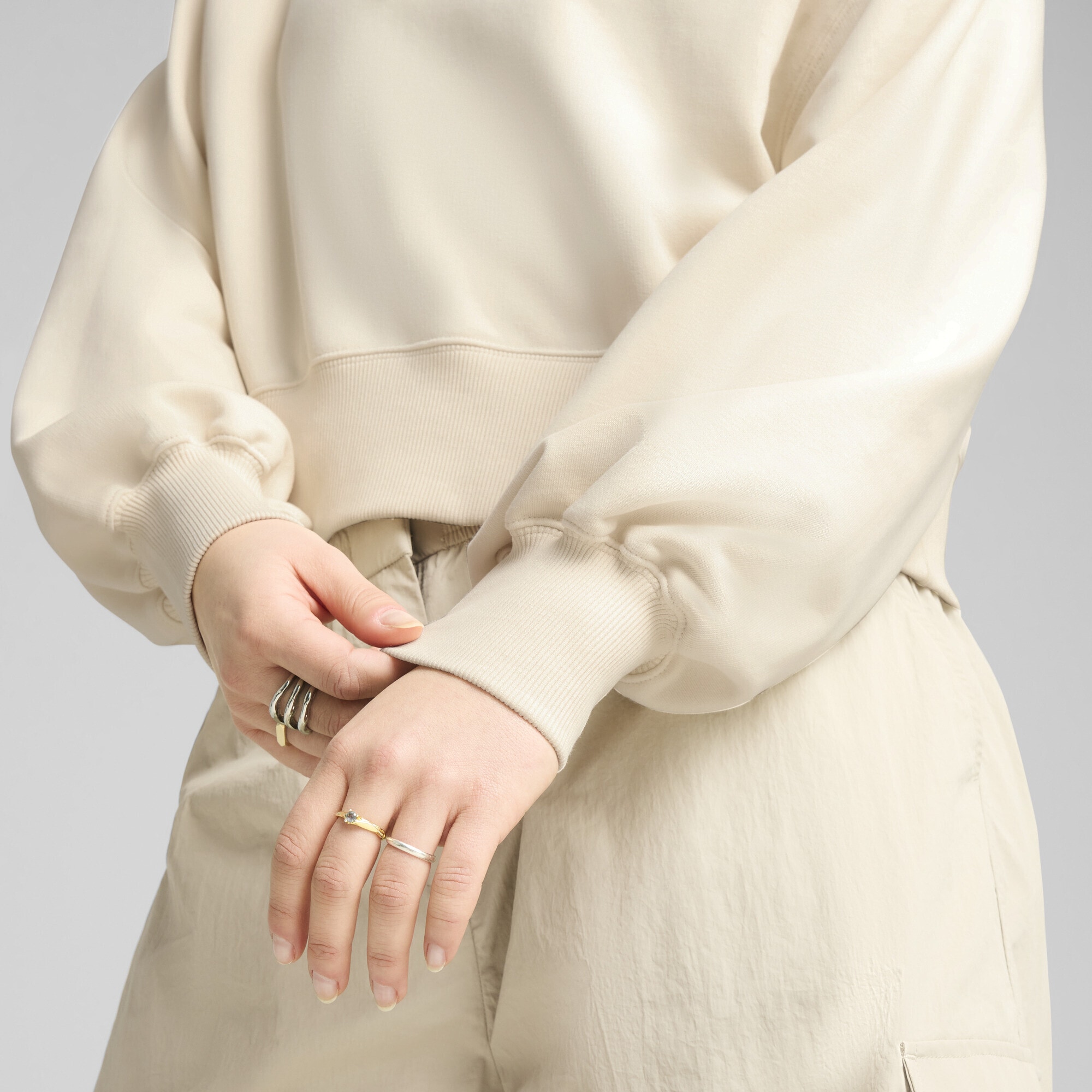 PUMA Hoodie »LEO LUXE Relaxed Cropped Hoodie Damen«