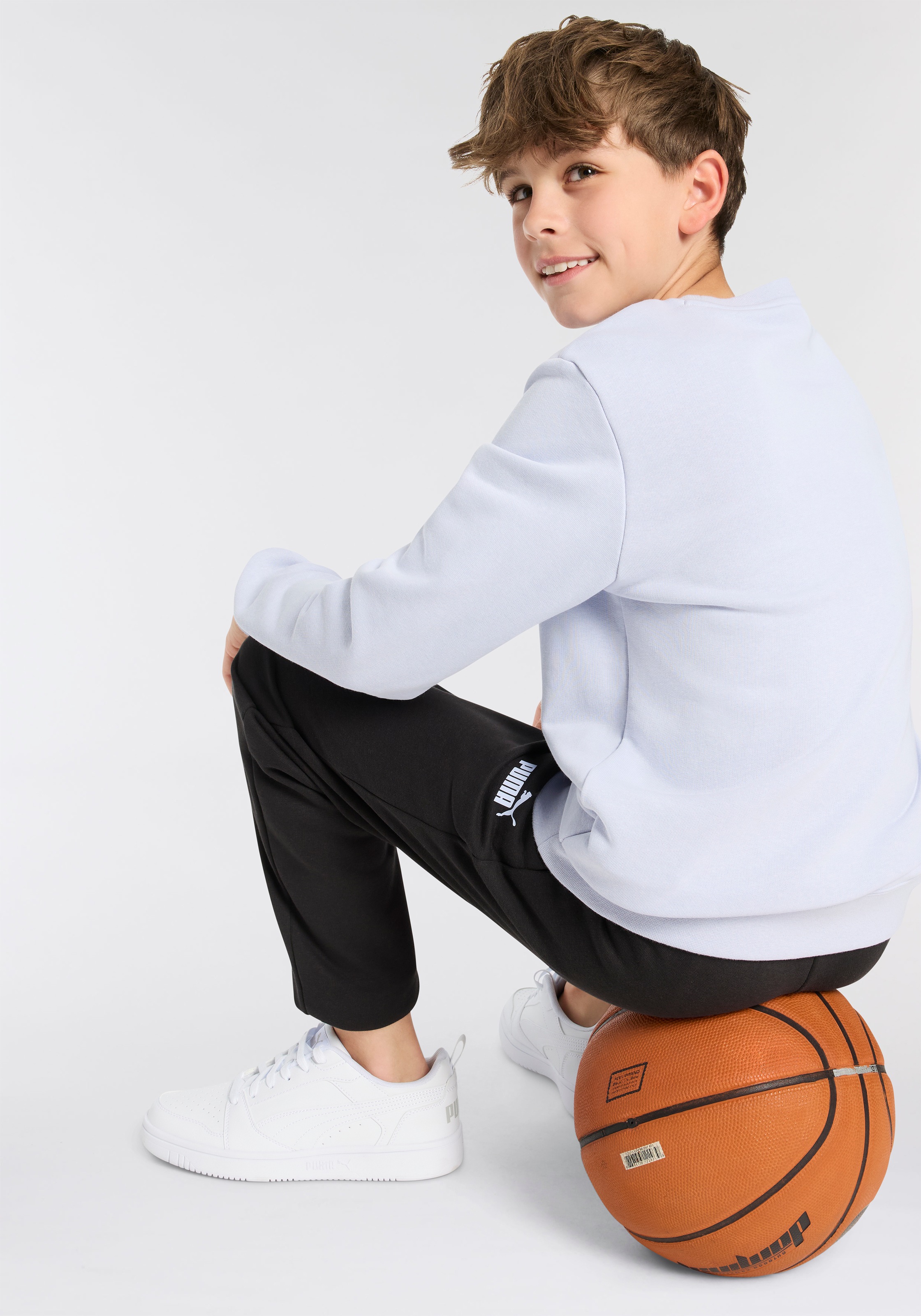 Thumbnail - PUMA Trainingsanzug "ESS NO.1 LOGO CREW SWEAT SUIT TR B" 2 Stk. für Jugendliche, für Sportmode und Freizeit, mit Rundhal...