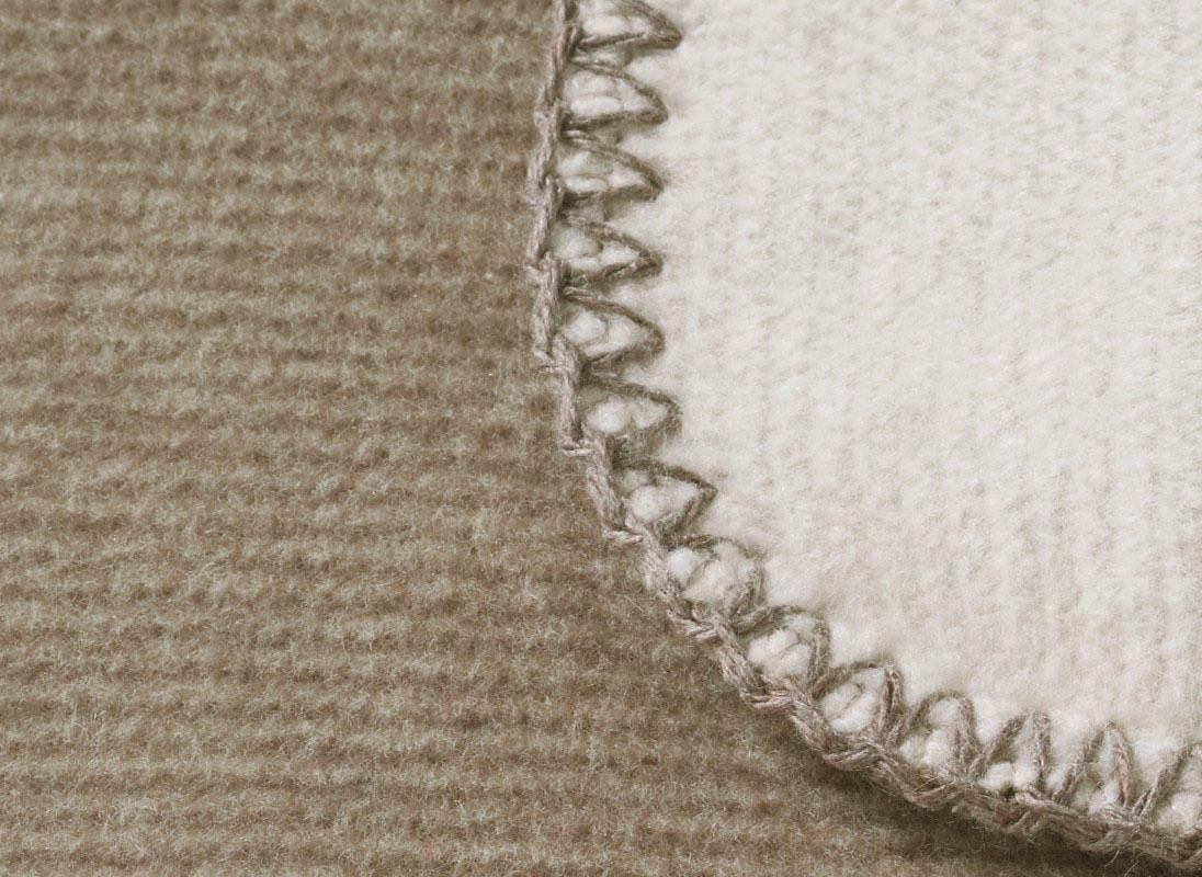 Biederlack Wohndecke »Duo«, mit unifarbener Wendeoptik, Kuscheldecke
