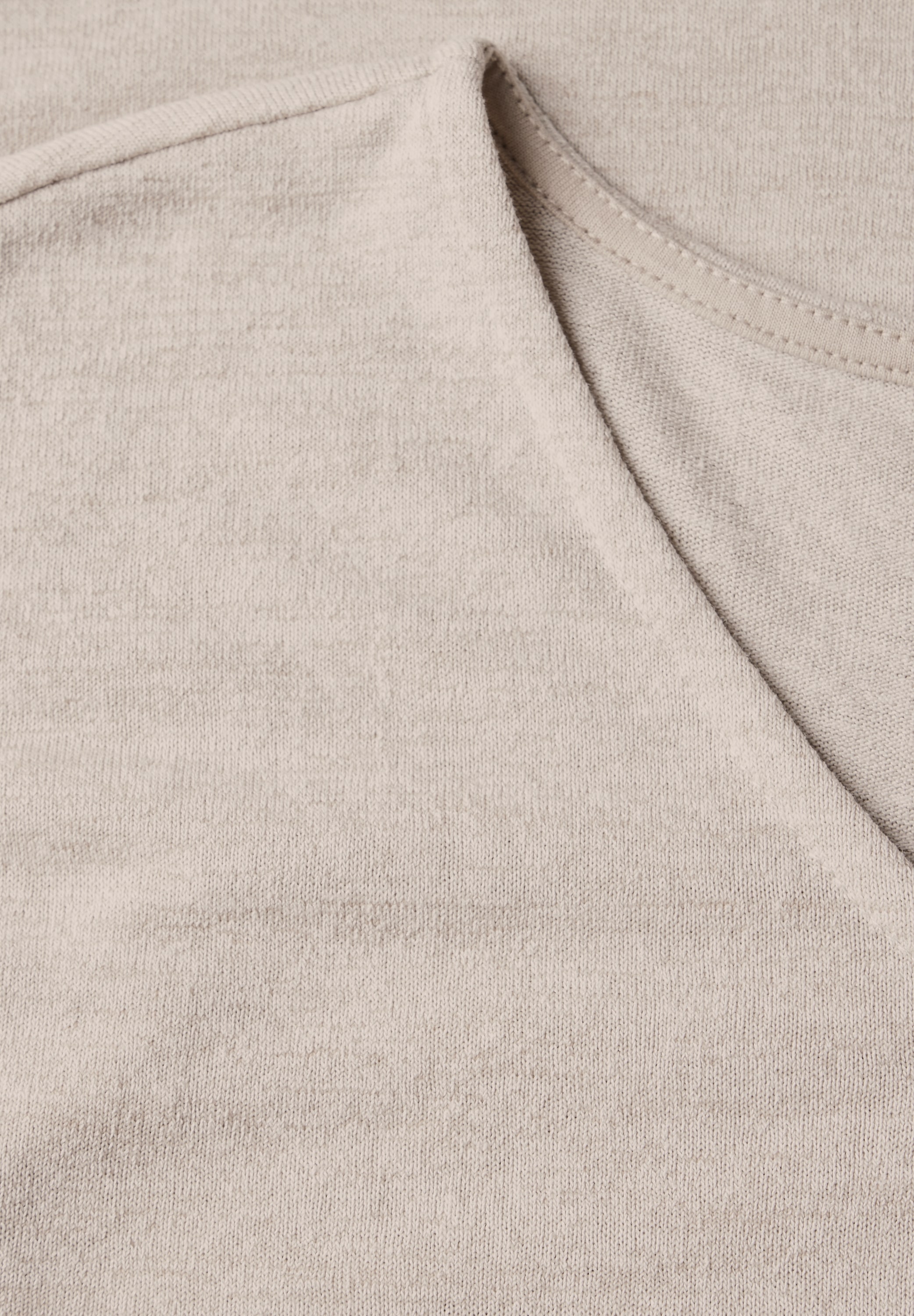 STREET ONE T-Shirt, mit abgerundetem V-Ausschnitt