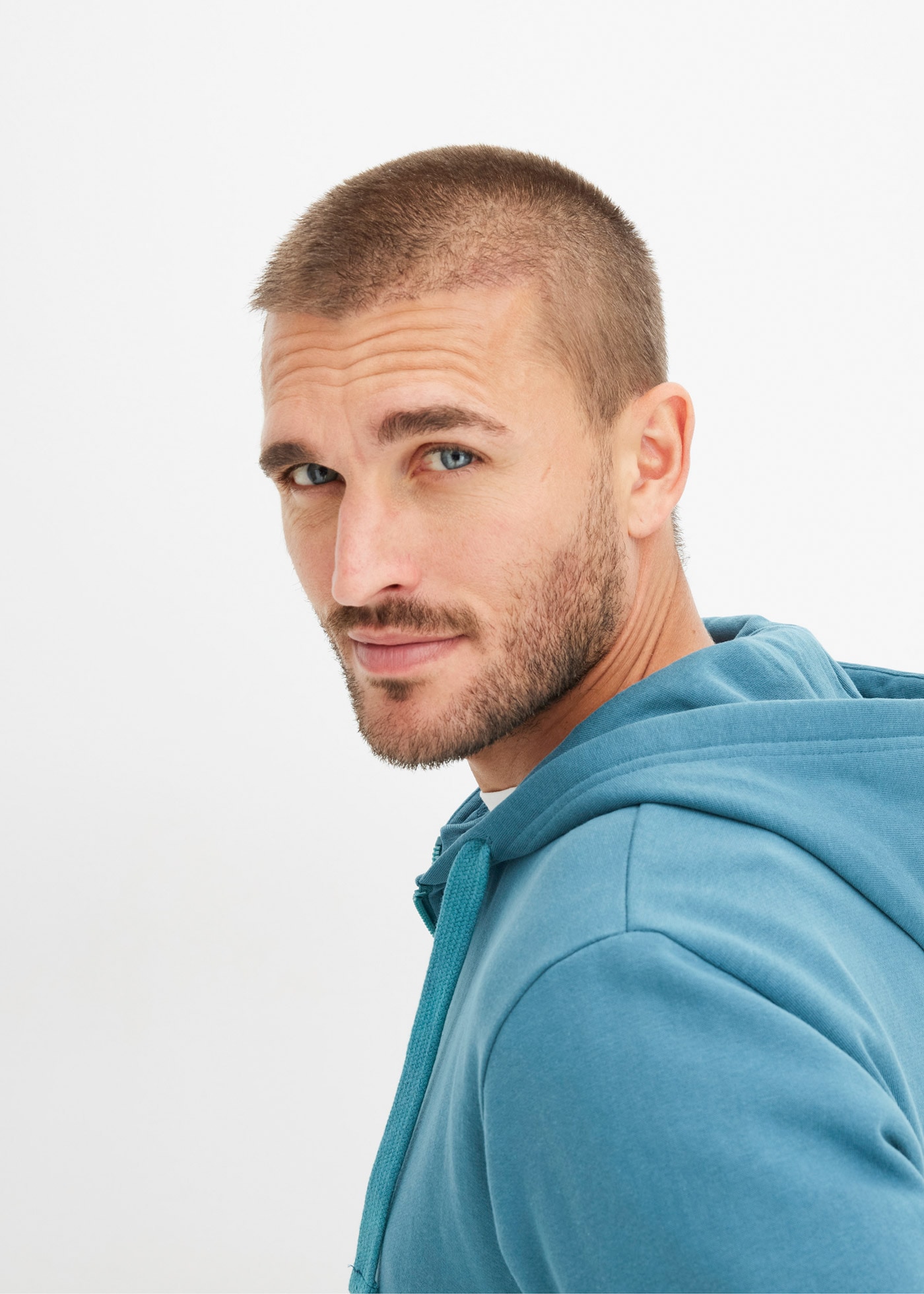 bonprix Kapuzensweatjacke »Kapuzen-Sweatjacke mit Reißverschluss« Kapuzen-Sweatjacke mit Reißverschluss