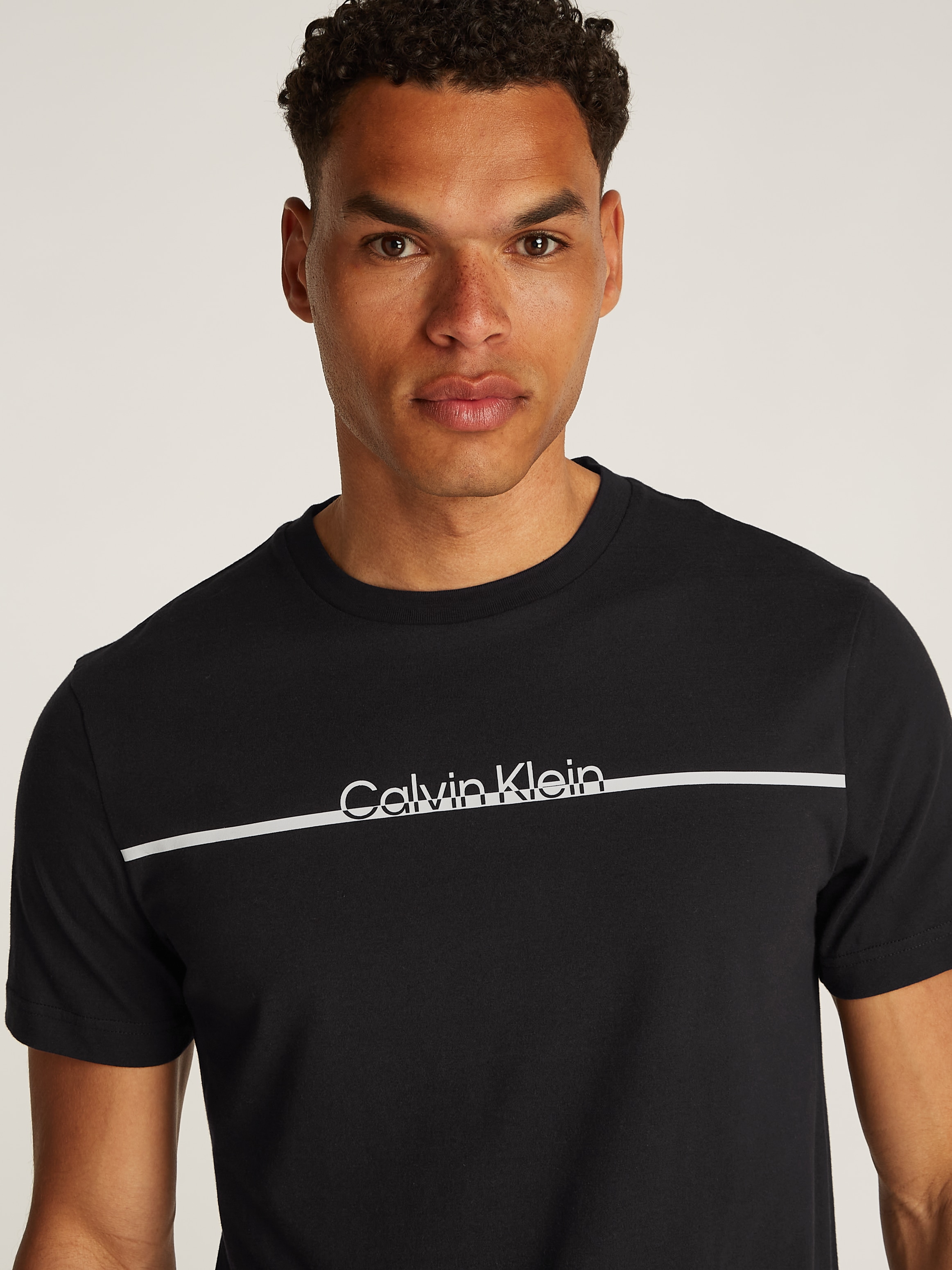 Calvin Klein Rundhalsshirt »SPLIT LINE LOGO T-SHIRT«, mit Logoprint