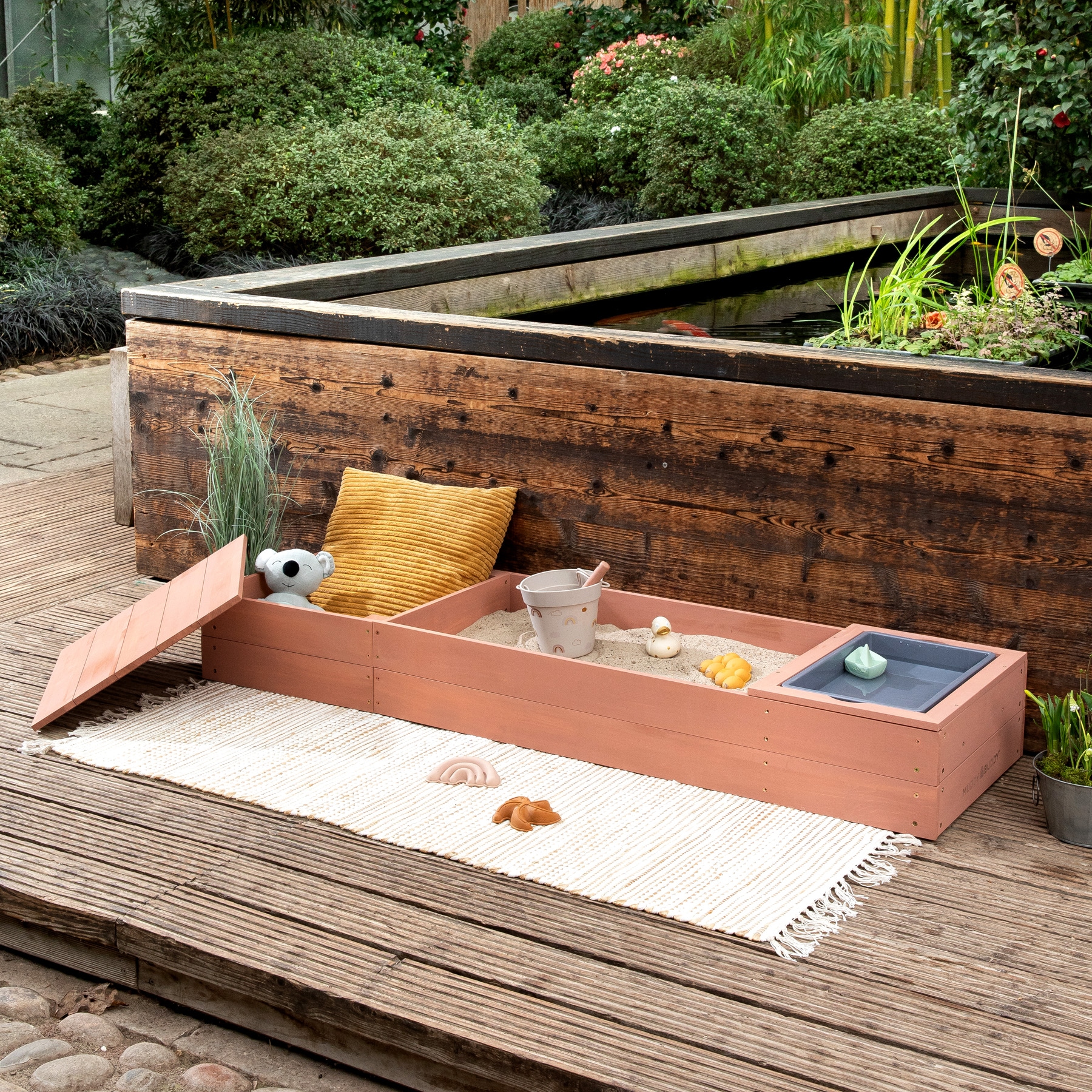 MUDDY BUDDY® Sandkasten »Space Saver«, mit Matschwanne und Staufach; FSC® - schützt Wald - weltweit