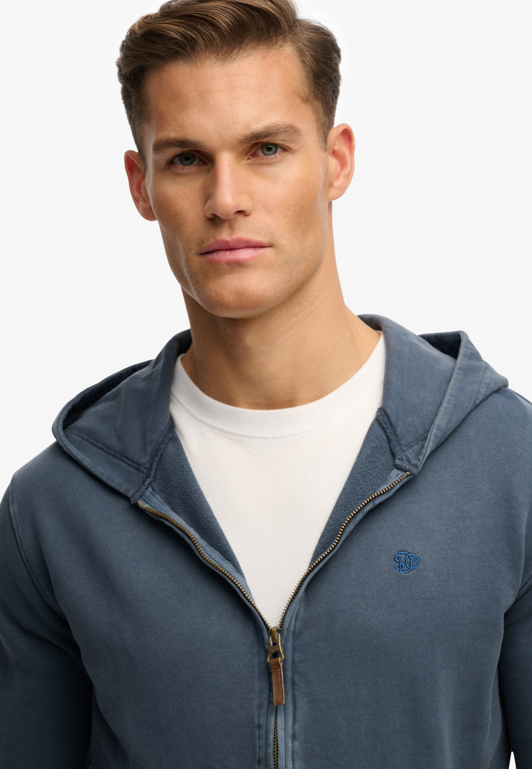 Superdry Kapuzensweatjacke »CLASSIC ESSENTIAL ZIPHOOD« mit Reißverschluss, aus Baumwolle und angerauter Sweatware