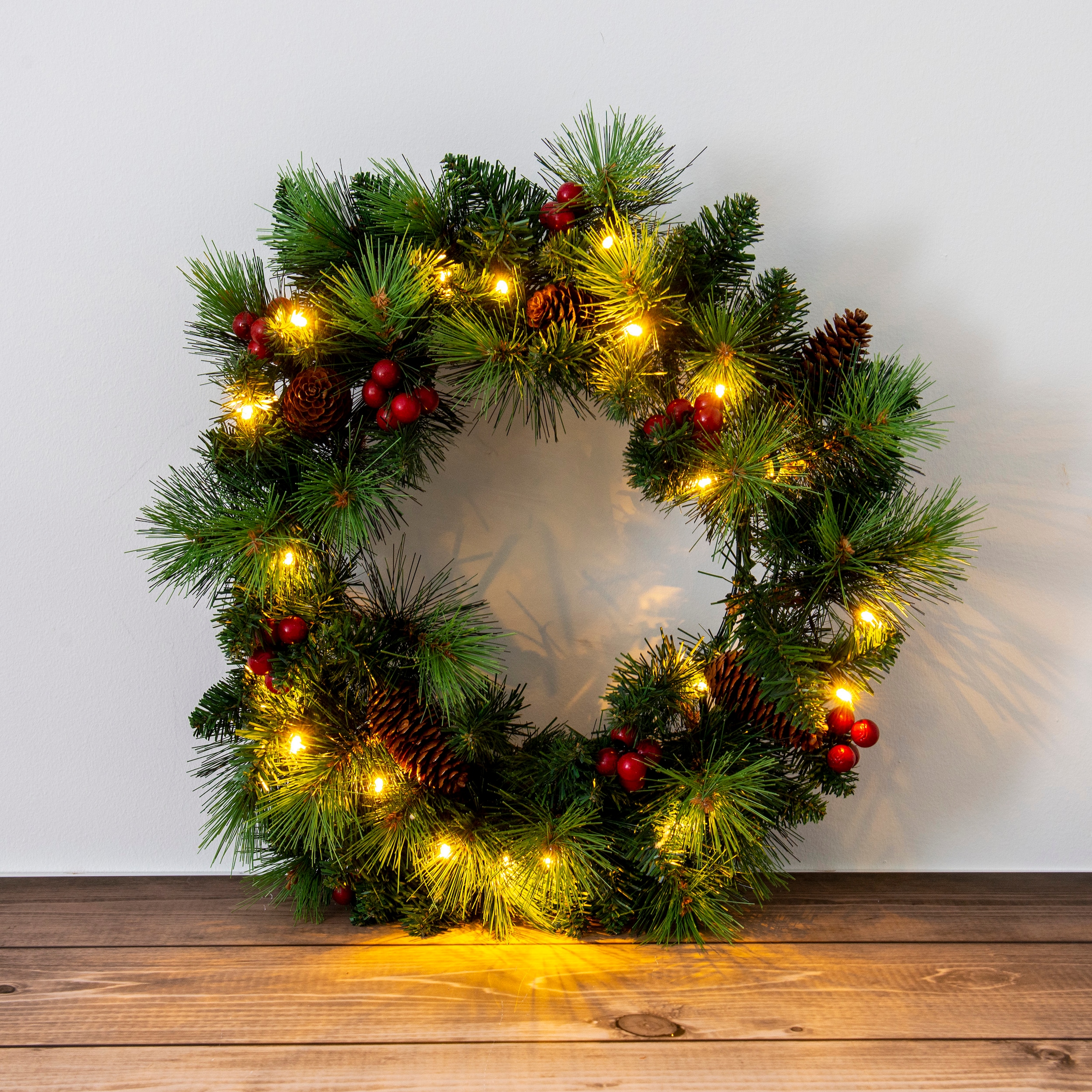 BAUR und Weihnachtsdeko Zapfen,Ø35cm, aussen«, LED-Leuchtzweig näve 20x | LED Kupferdraht-Lichterkette 2800K,Timer,warmweiß,incl. mit »LED-Weihnachtskranz Beeren