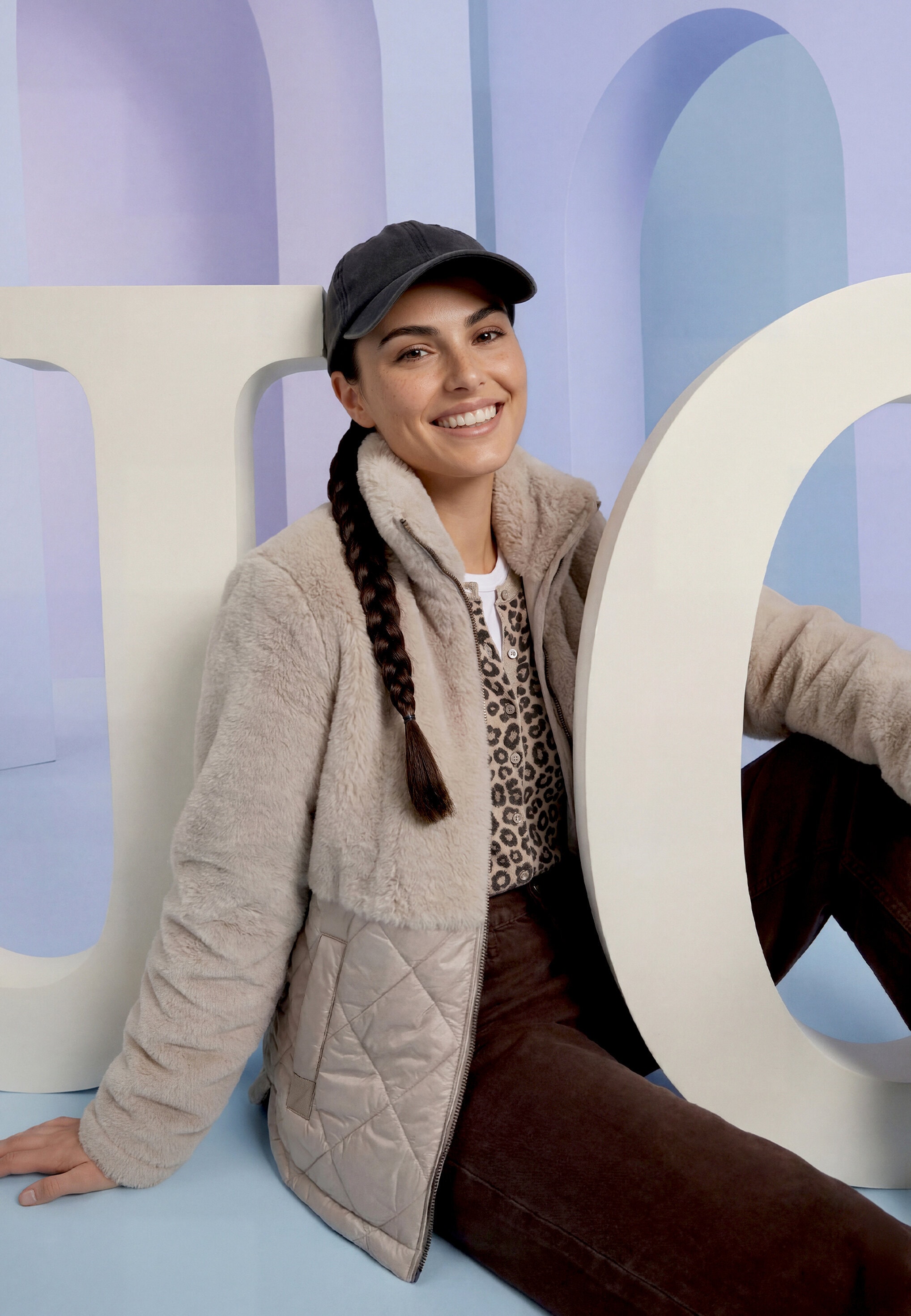 Amber & June Plüschjacke »Damen mit Stehkragen«