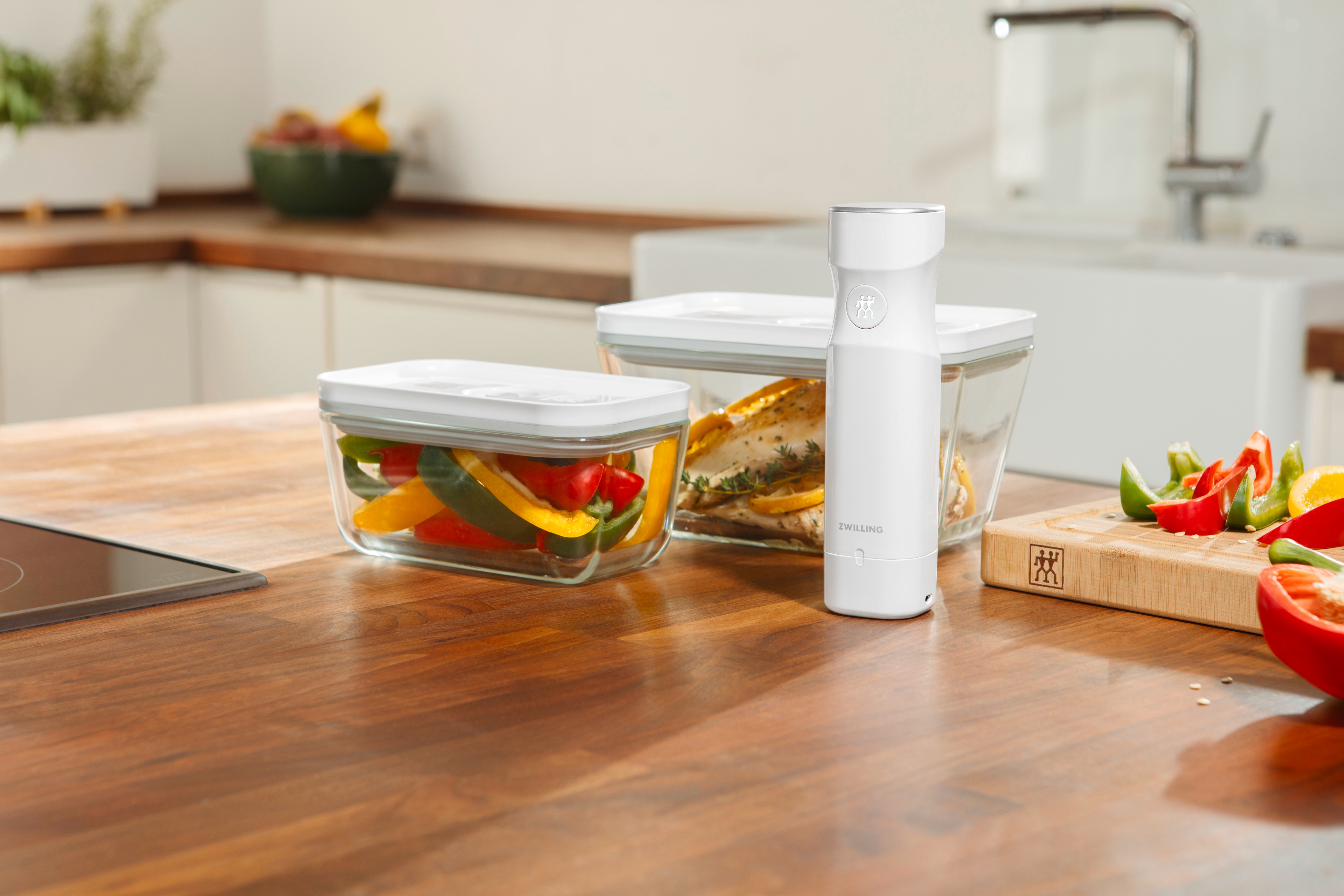 Thumbnail - Zwilling Vakuumbehälter "Fresh & Save" Set, Vakuumpumpe inkl. 2 Vakuumboxen & 4 Vakuumbeutel, 7 Stk. tlg. Vakuum Starter...