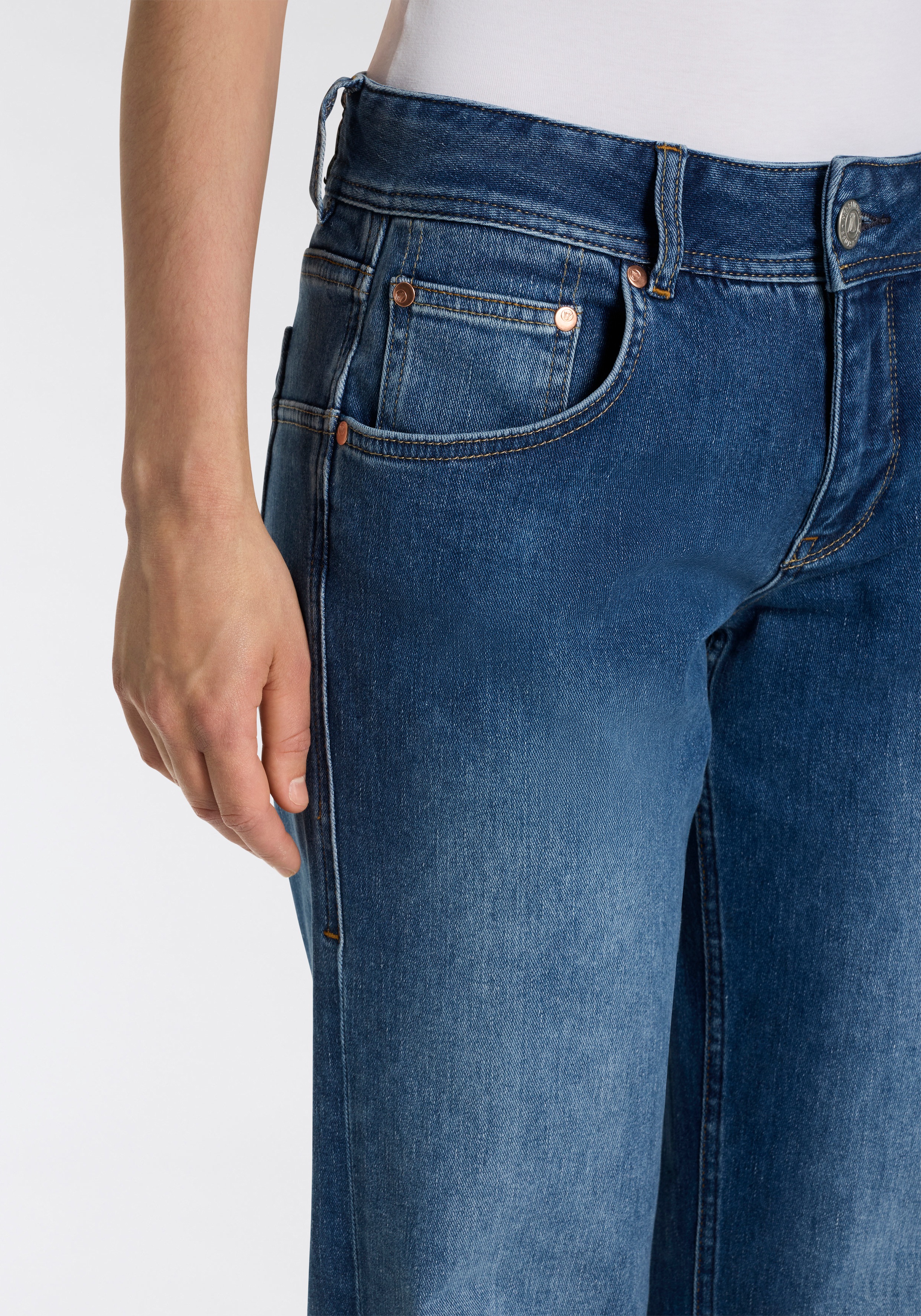 Thumbnail - Herrlicher 5-Pocket-Jeans "Edna Denim Cashmere Touch" im Flared Fit, Cashmere Touch