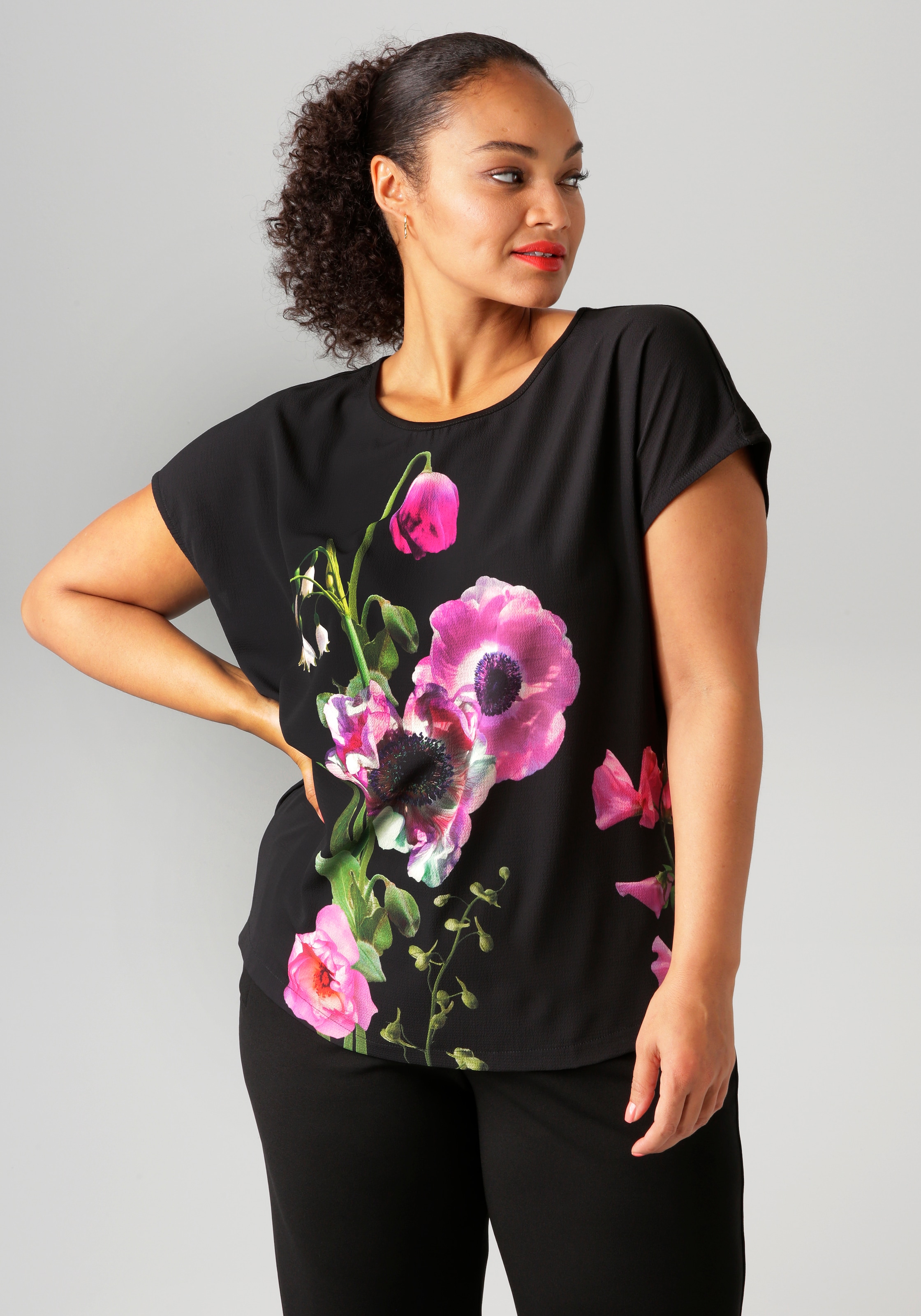 Shirtbluse, mit farbenfrohen, großflächigen Blumen bedruckt - NEUE KOLLEKTION