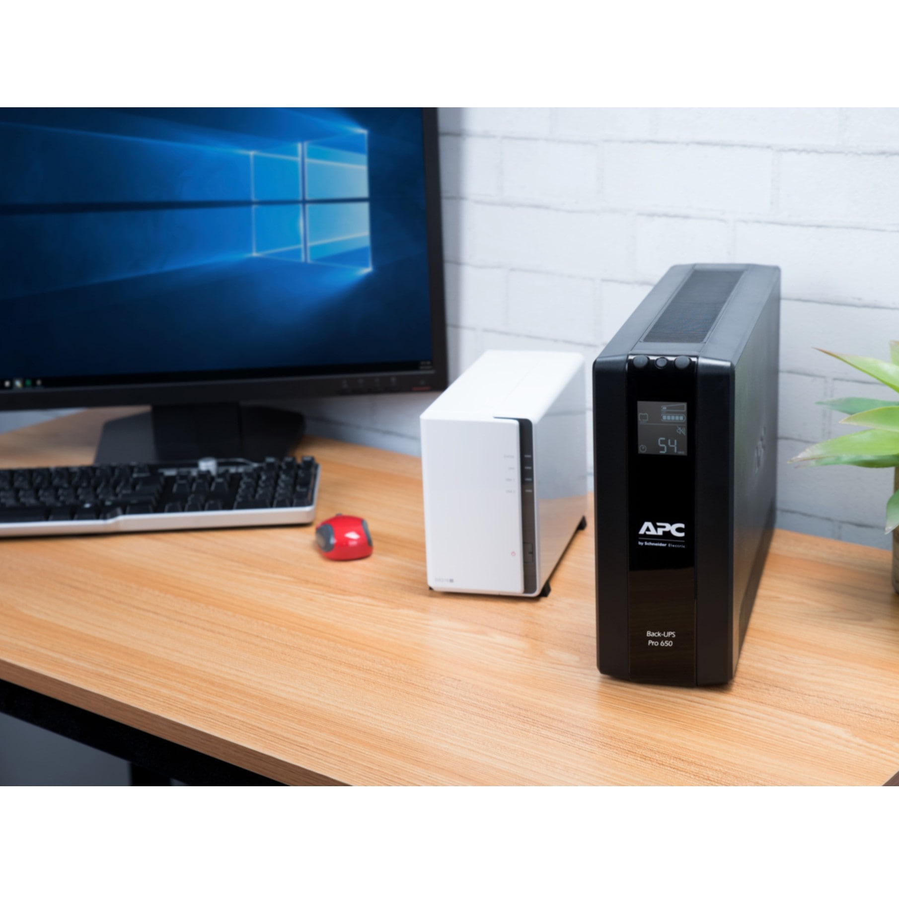 APC USV-Anlage »APC Back-UPS PRO BR650MI – USV, 6x C13 Ausgang, USB, 650VA«