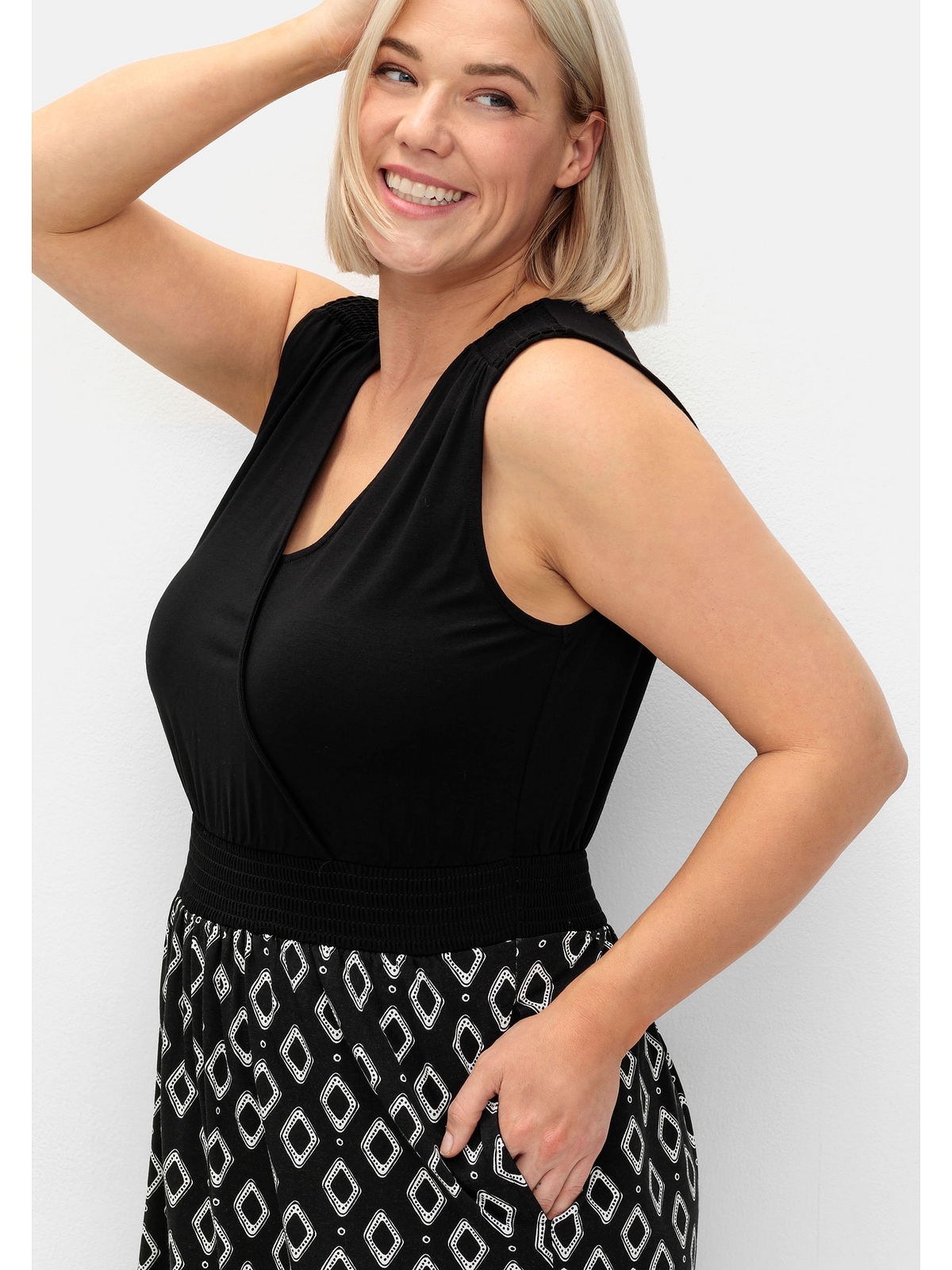 Sheego Jerseykleid »Große Größen«, in Wickeloptik, mit Cut-out hinten