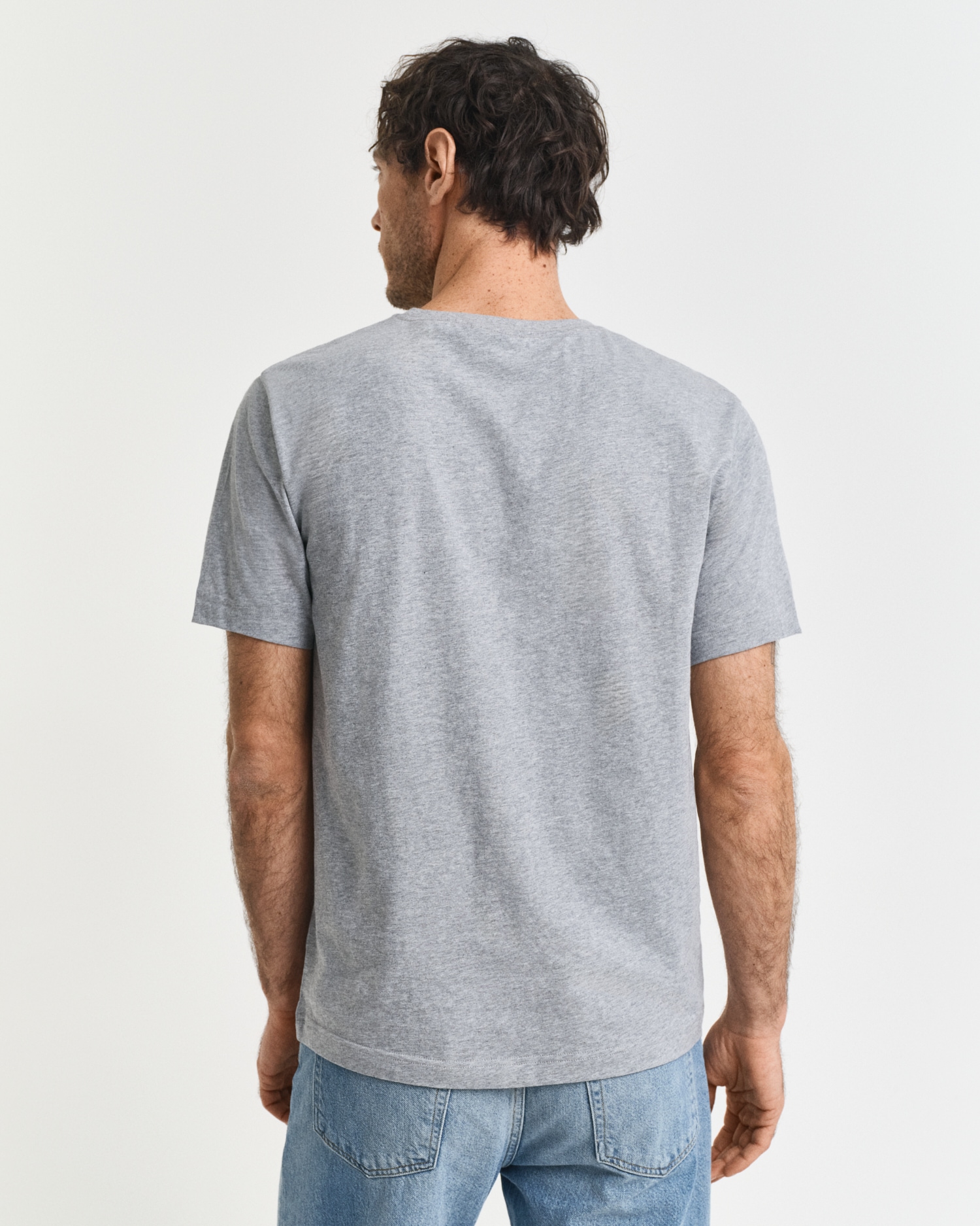 Gant T-Shirt »REG SHIELD SS T-SHIRT«, mit Logostickerei auf der Brust