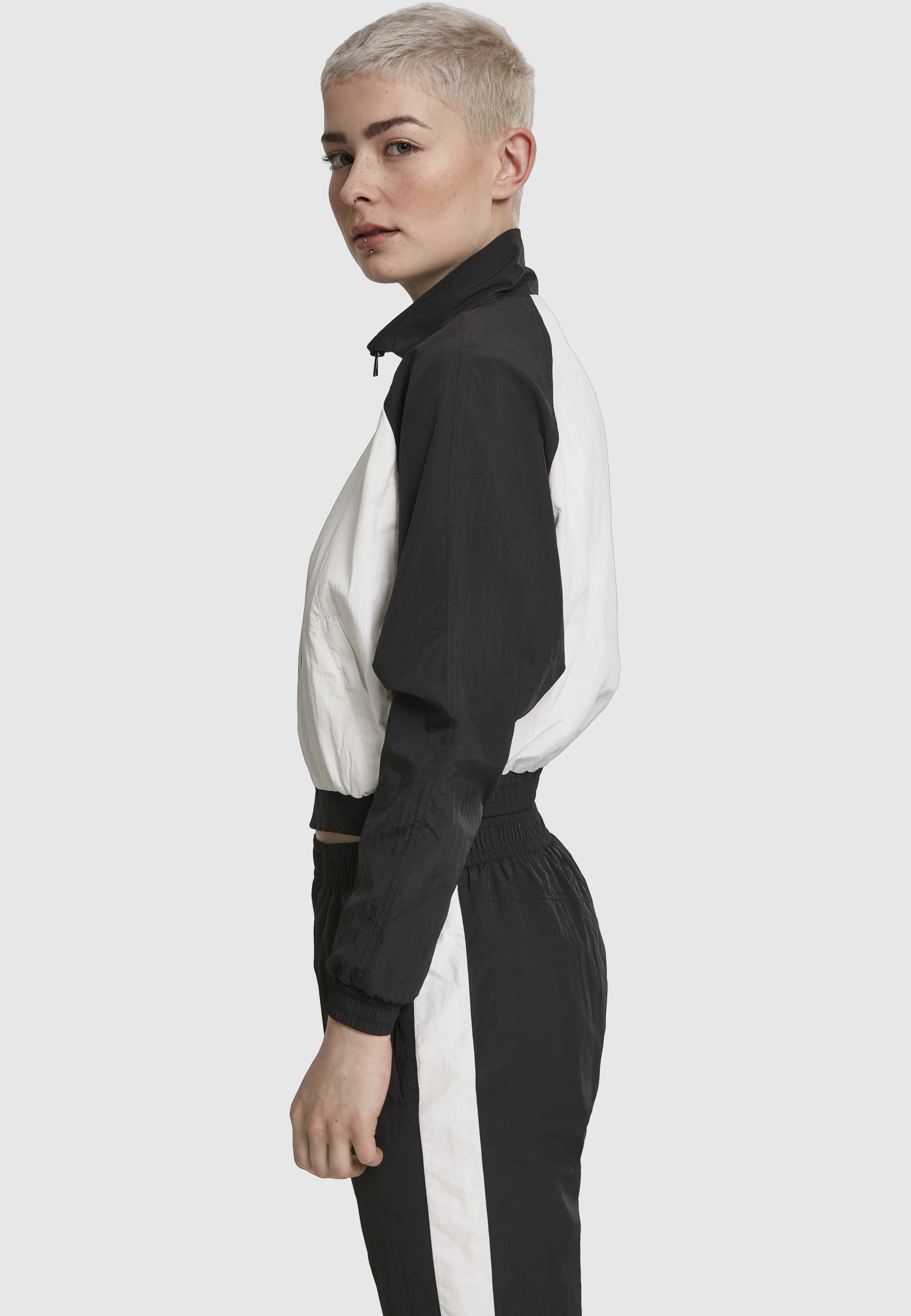 URBAN CLASSICS Langmantel »Urban Classics Damen Ladies Short Raglan Crinkle Batwing Jacket«