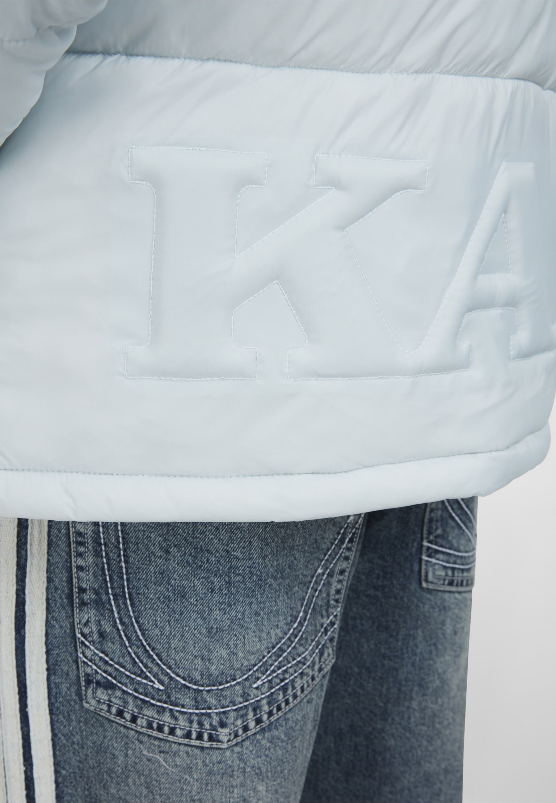 Karl Kani Winterjacke »Karl Kani Small Signature Embossed Logo Puffer Jacket« 1 Stk. tlg. ohne Kapuze