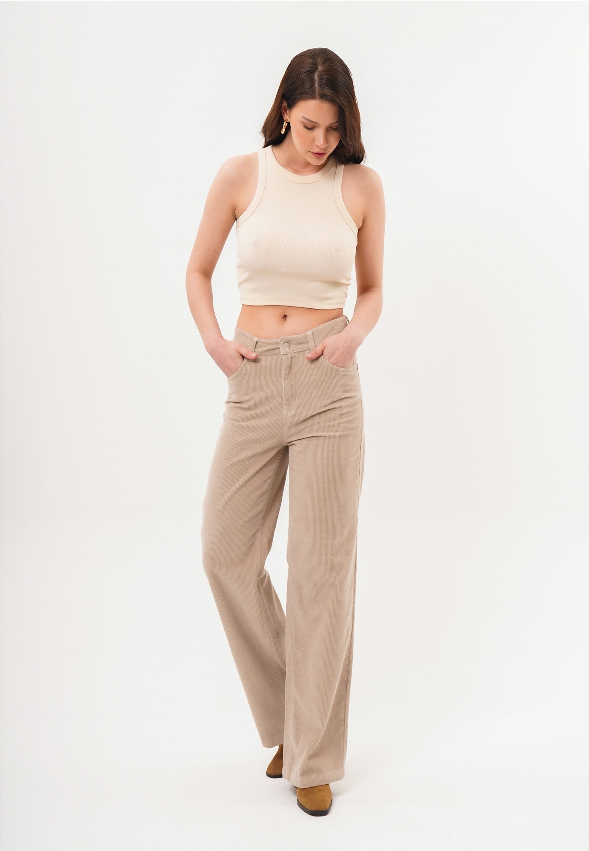 freshlions Cordhose »Jara«, mit ausgestelltem Bein