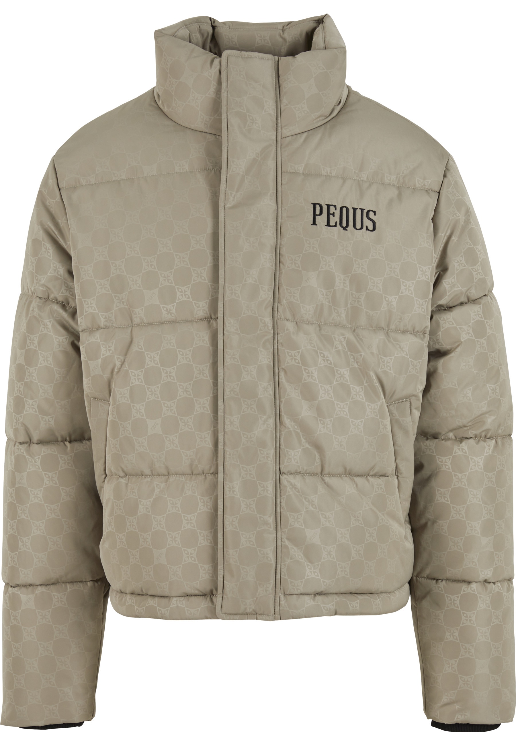 PEQUS Winterjacke "PEQUS PEQUS Chest Logo Monogram Puffer Jacket" 1 Stk. tlg. mit Kapuze