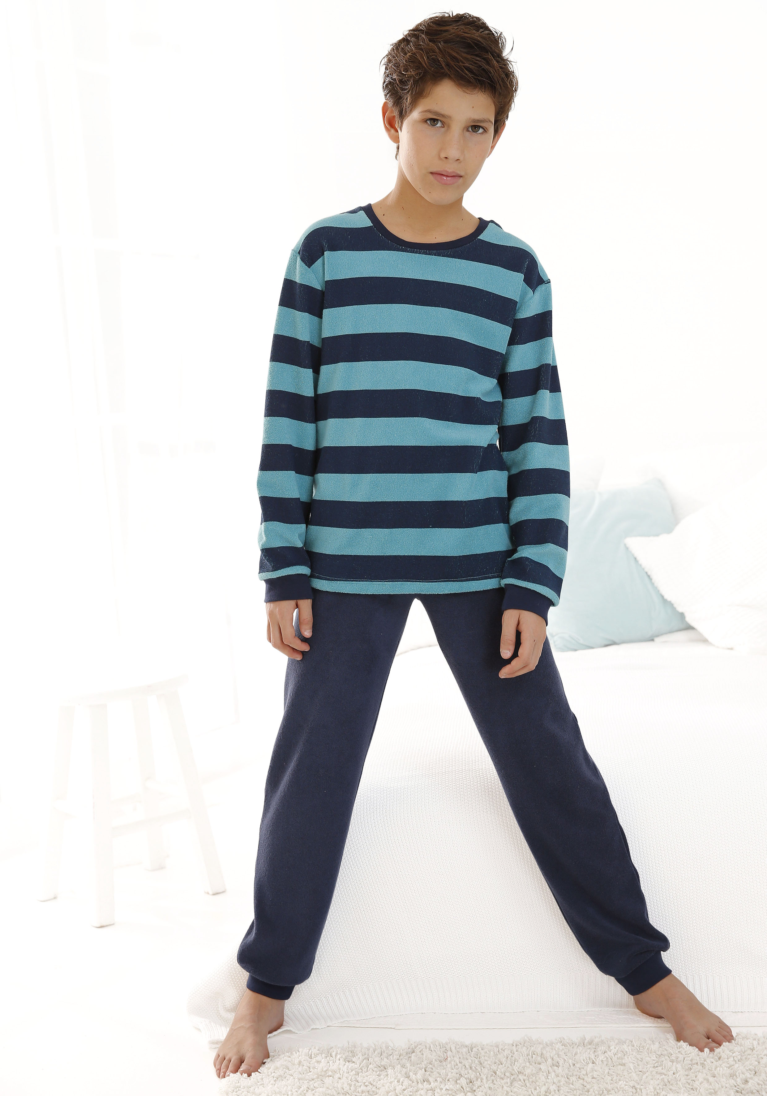 Pyjama, (2 tlg., 1 Stück), aus Frottee, mit Bündchen