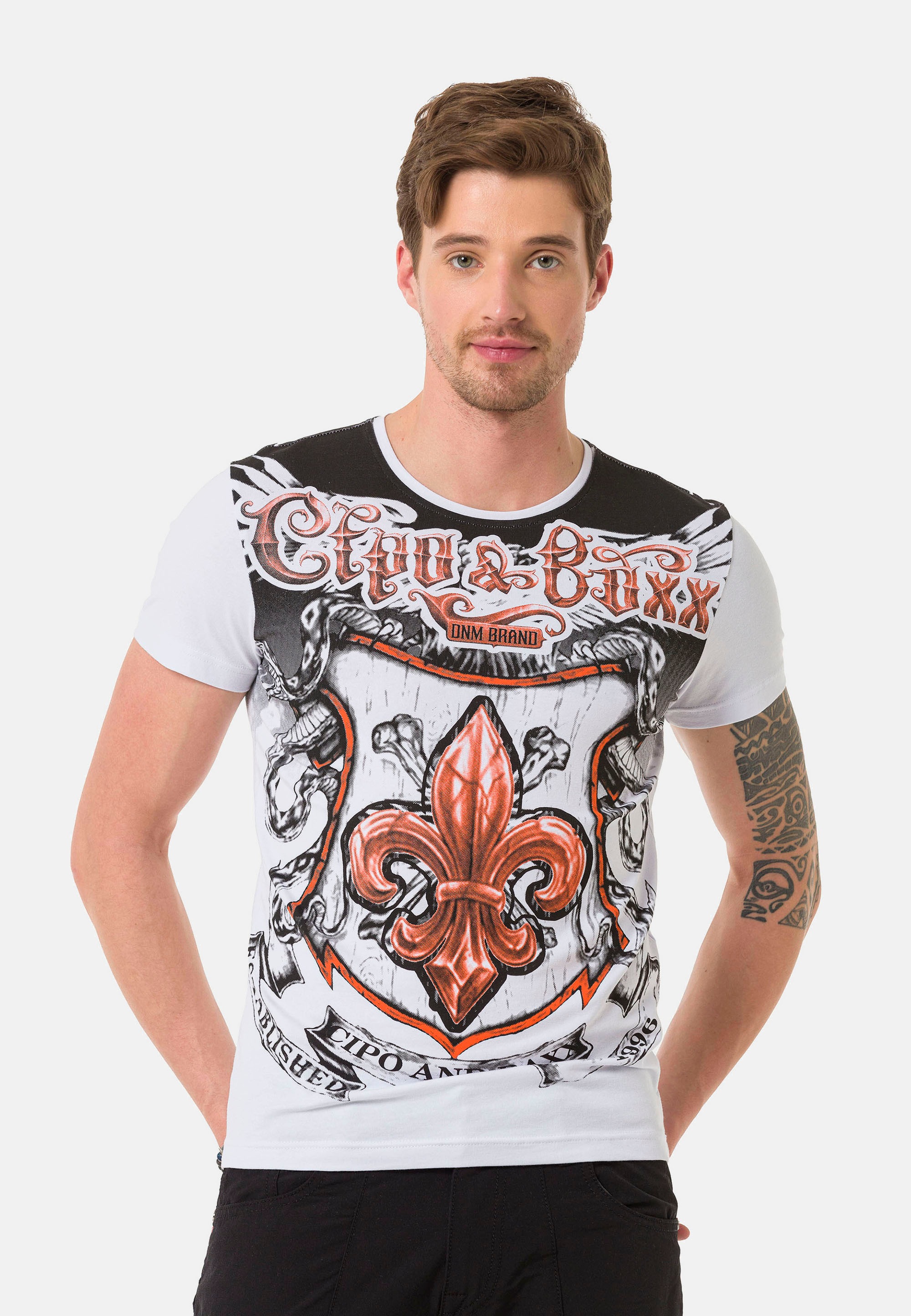 Cipo & Baxx T-Shirt mit coolen Wappenprints