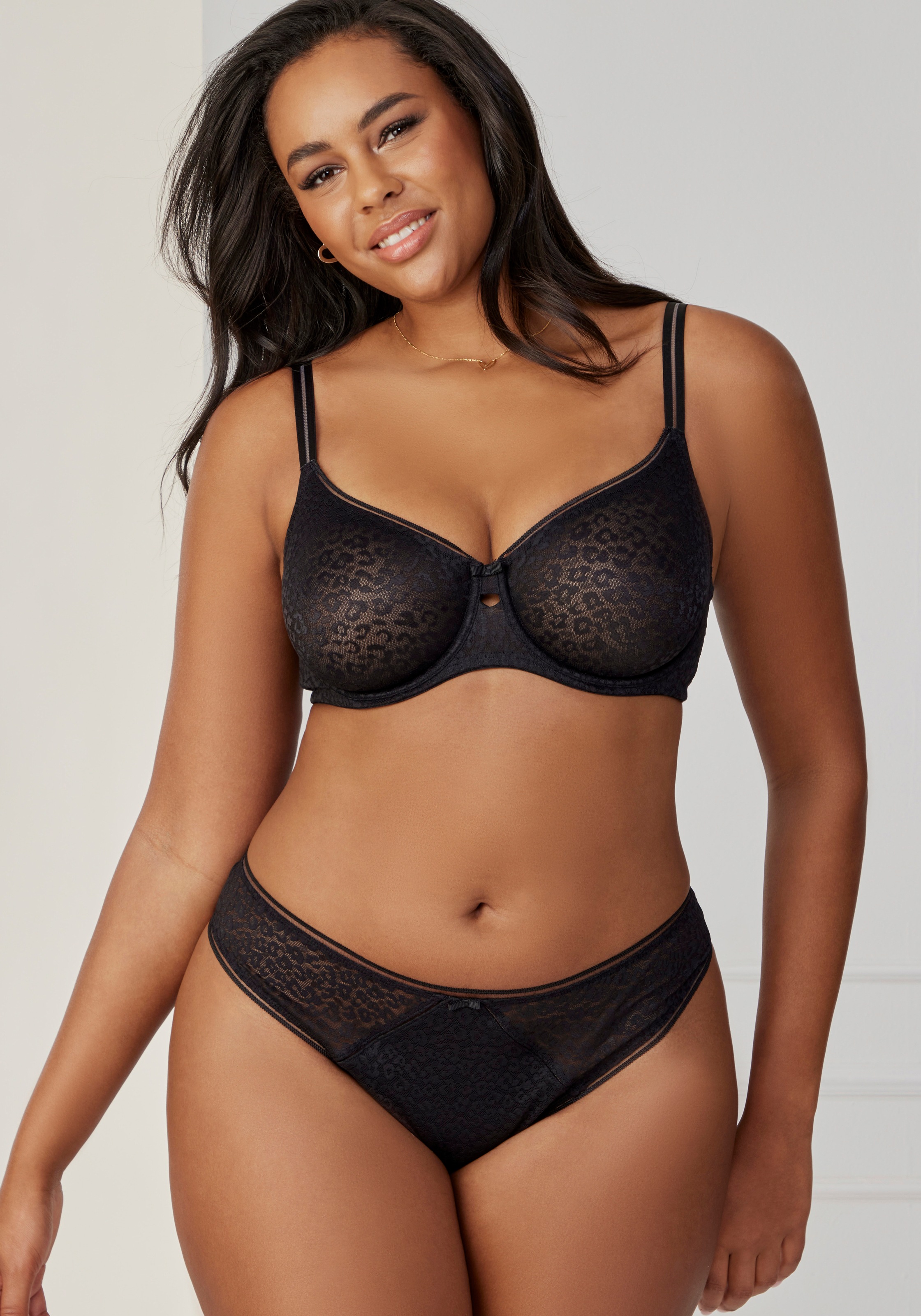 Triumph Nuance Minimizer Bra Black 90F 8