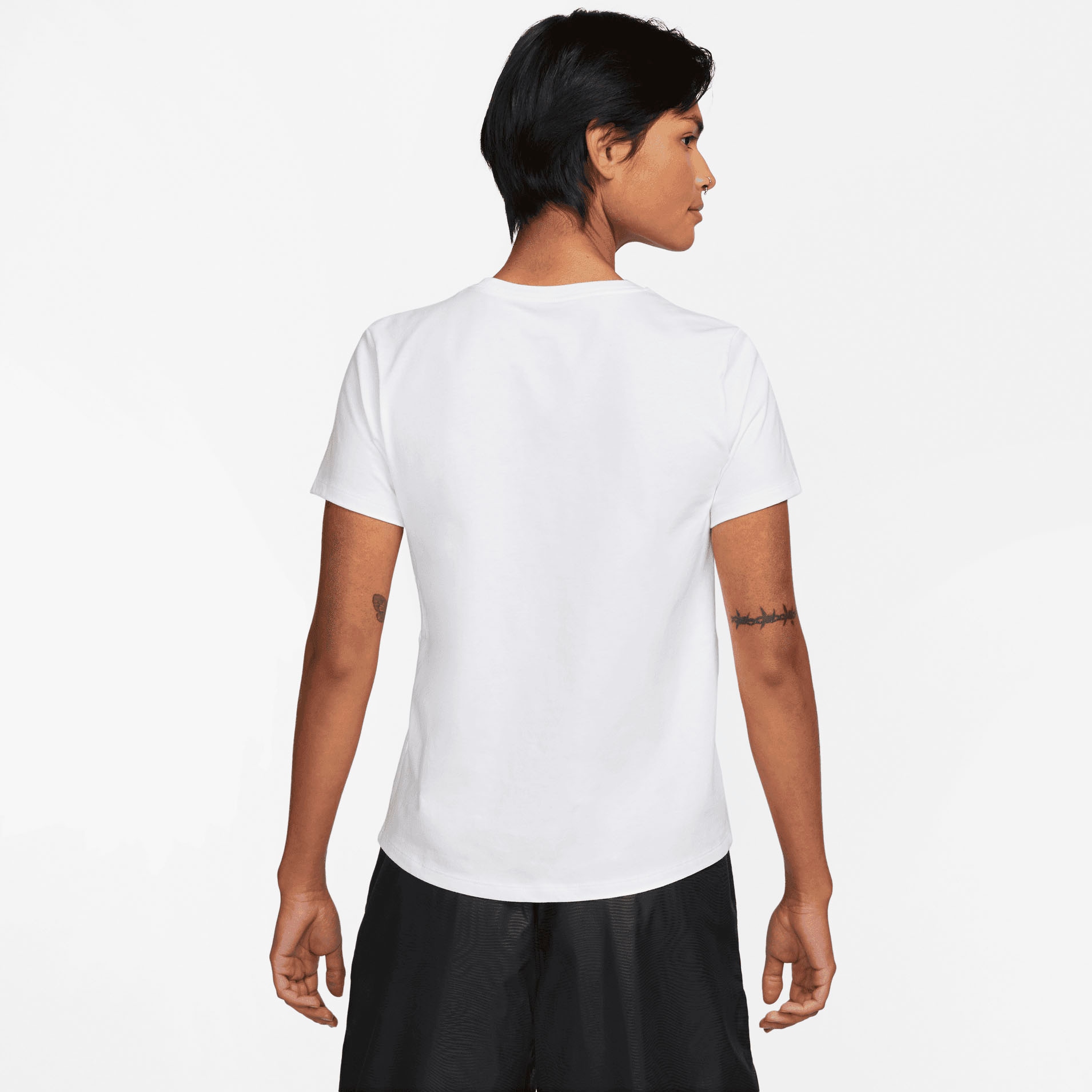 Nike Sportswear T-Shirt "ESSENTIALS WOMENS LOGO T-SHIRT" günstig online kaufen