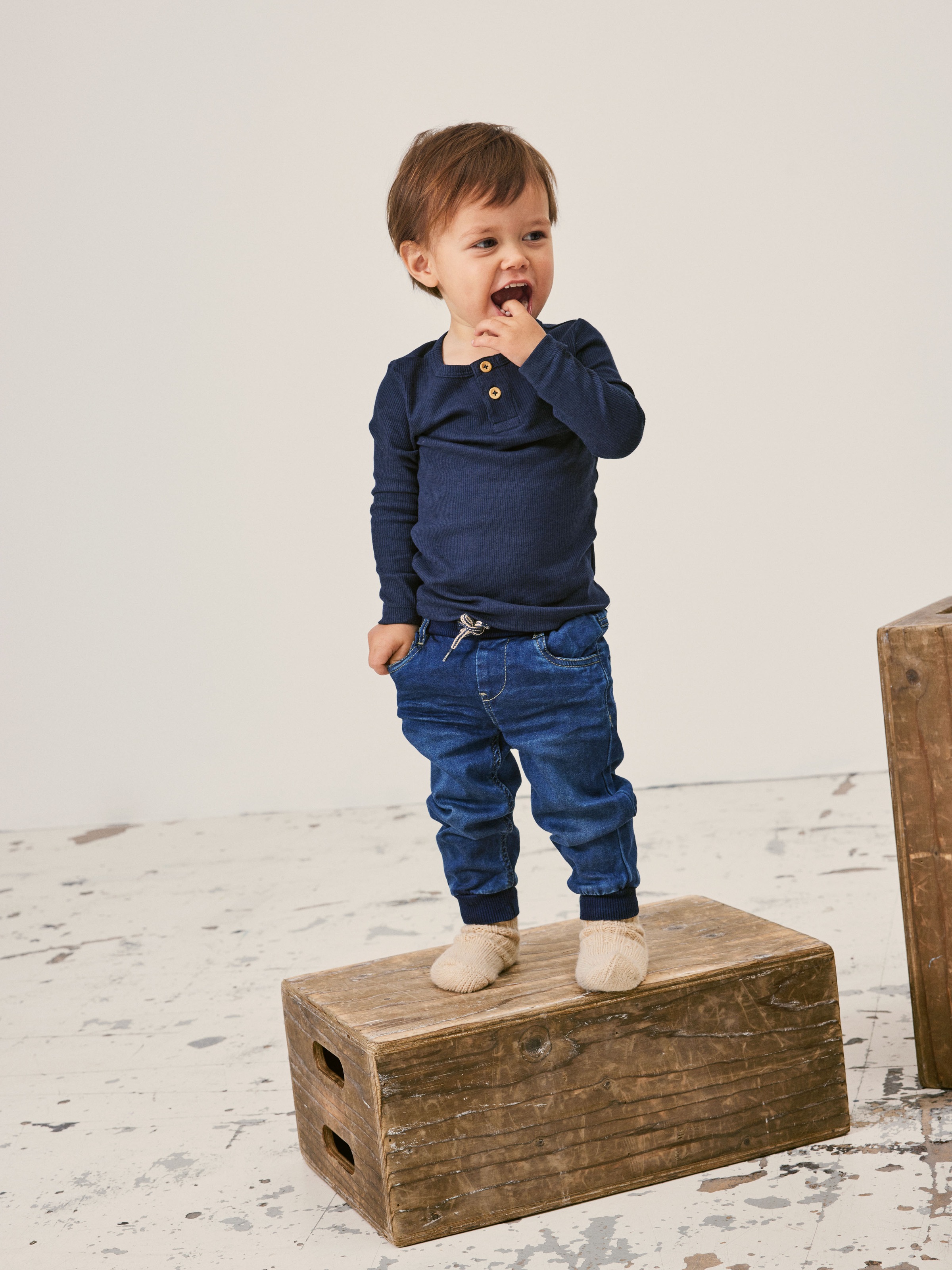Name It Langarmshirt »NMMKAB LS TOP NOOS« Im Henley-Stil - mit kurzer Knopfleise, normal geschnitten