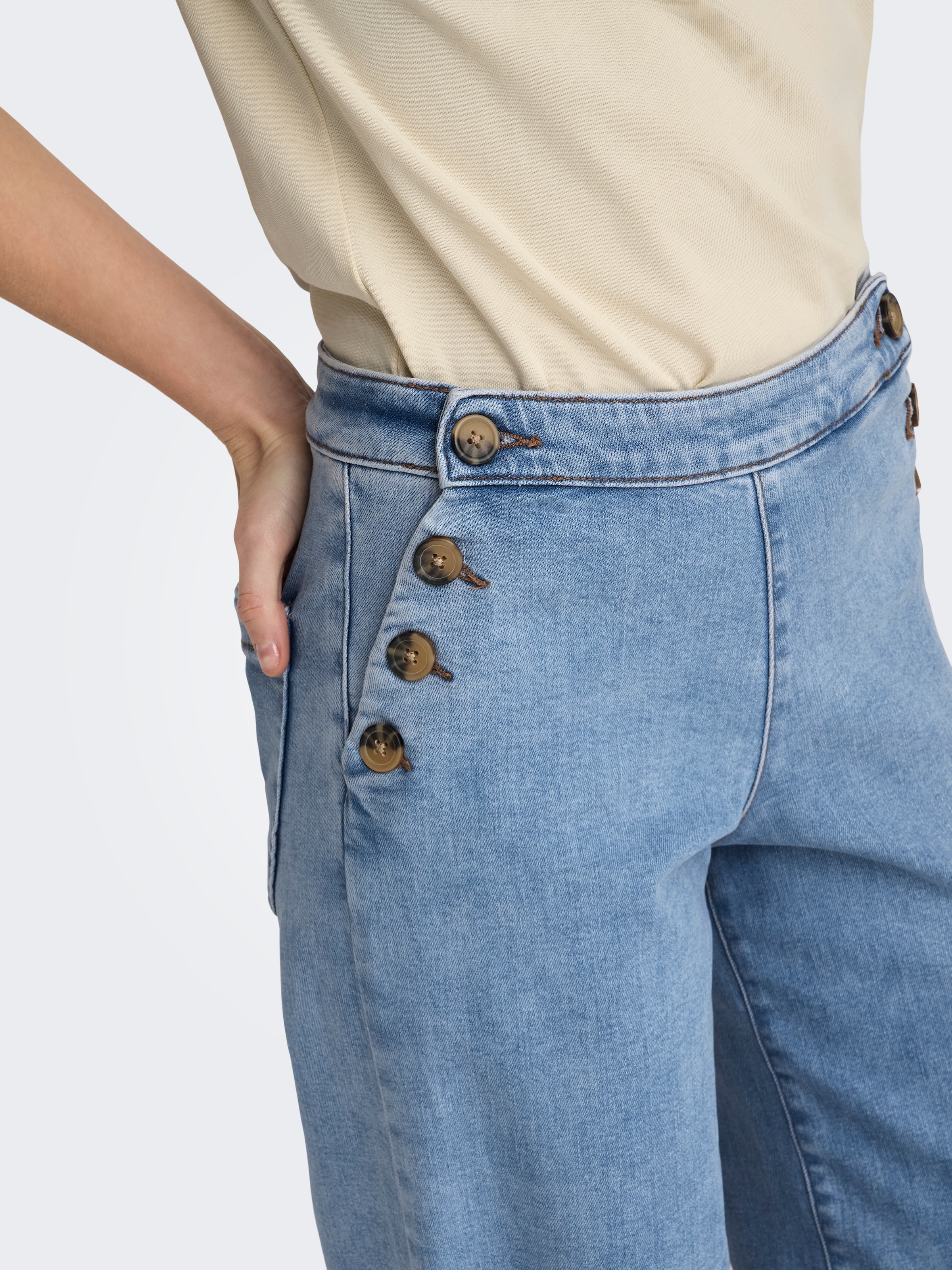 ONLY High-waist-Jeans »ONLMADISON HW BUTTON WIDE DNM GEN223NOOS« mit Knopf Details