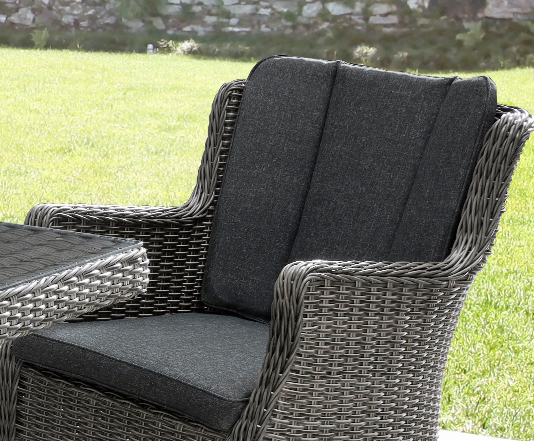 Destiny Garten-Essgruppe »LUNA«, (Set, 5 tlg., 1 Tisch Ø, 4 Sessel), (Set, 13-tlg., 4x Sessel, 1 Tisch Ø 100x75cm) Aluminium, Polyrattan