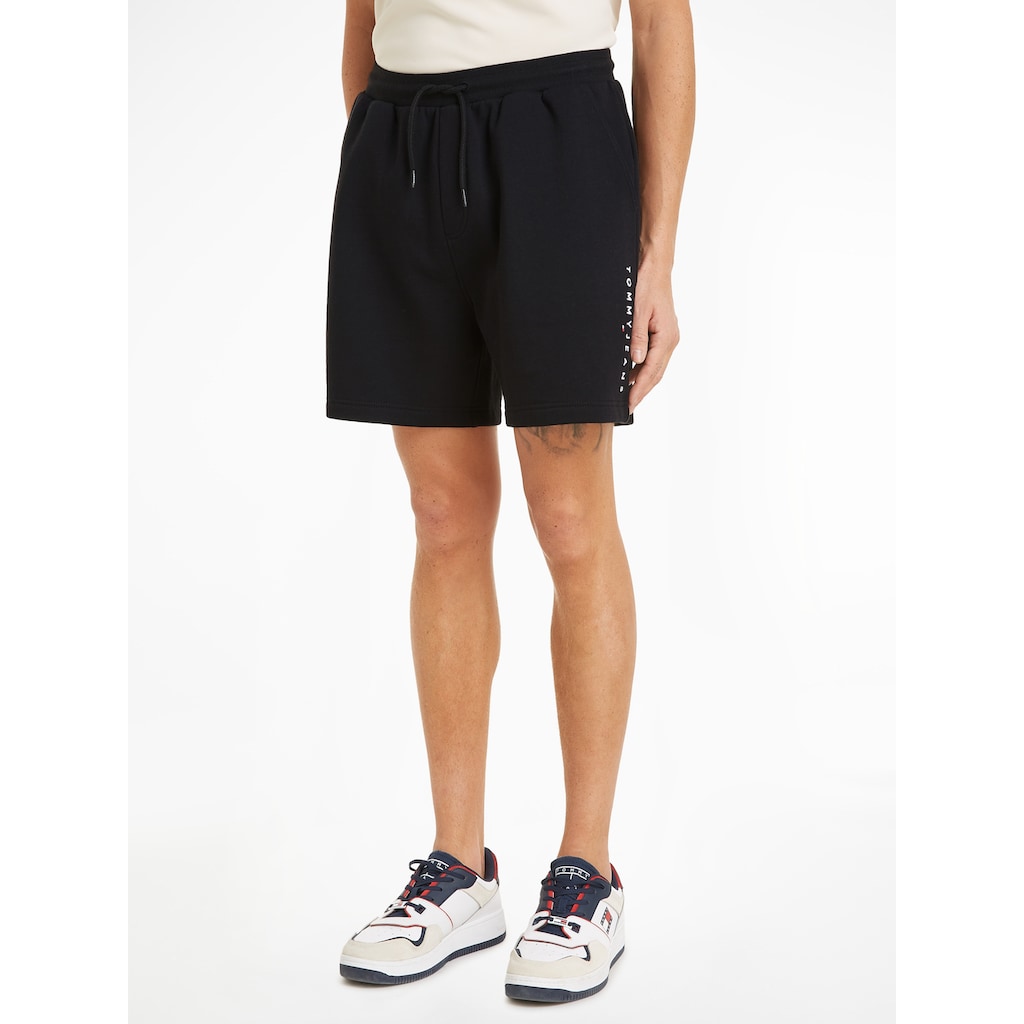 Tommy Jeans Sweatshorts »TJM TOMMY LINEAR BEACH SHORT«, mit Logoschriftzug