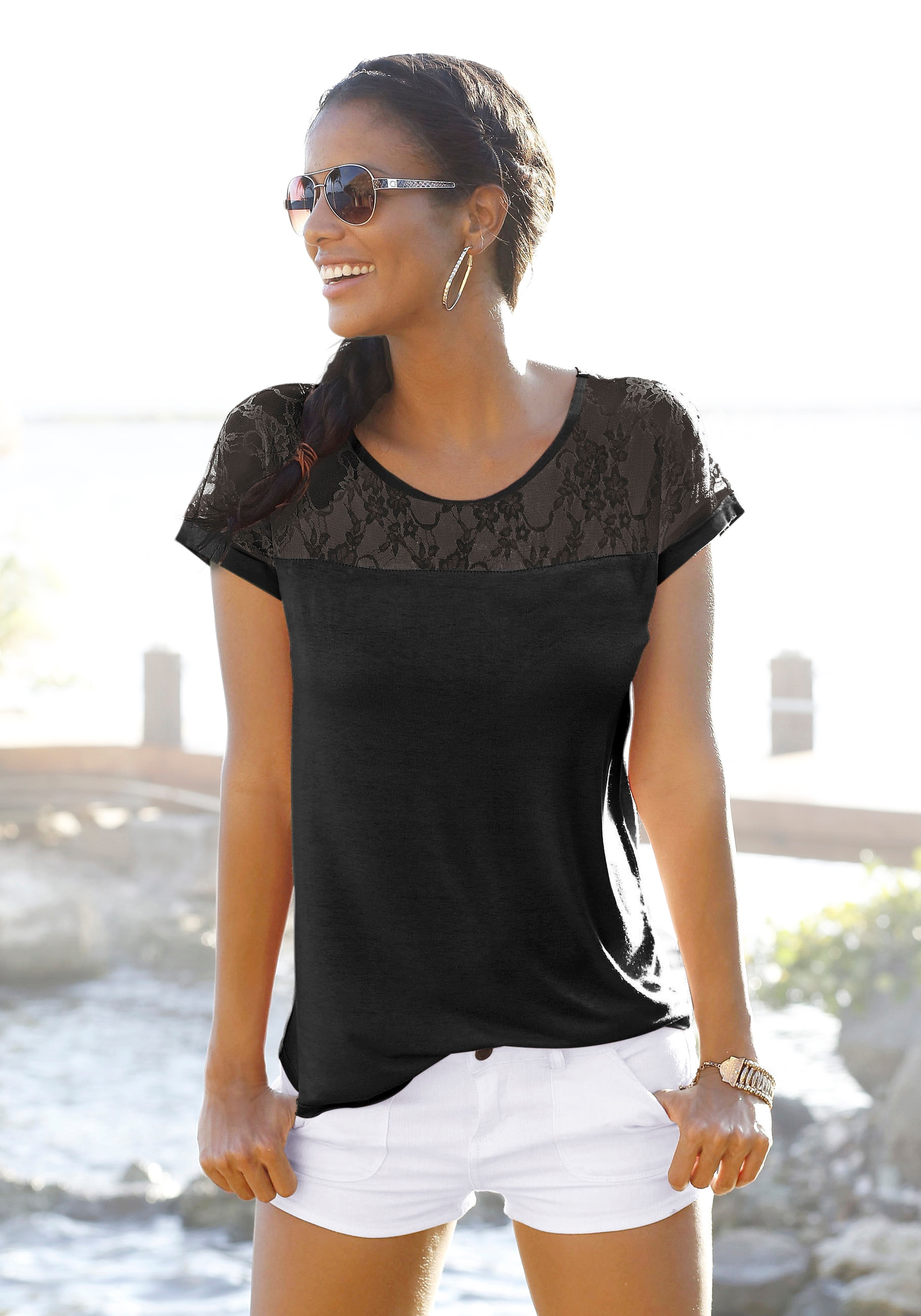 LASCANA Strandshirt, mit Spitzeneinsatz, T-Shirt, Kurzarmshirt, feminin-mod günstig online kaufen
